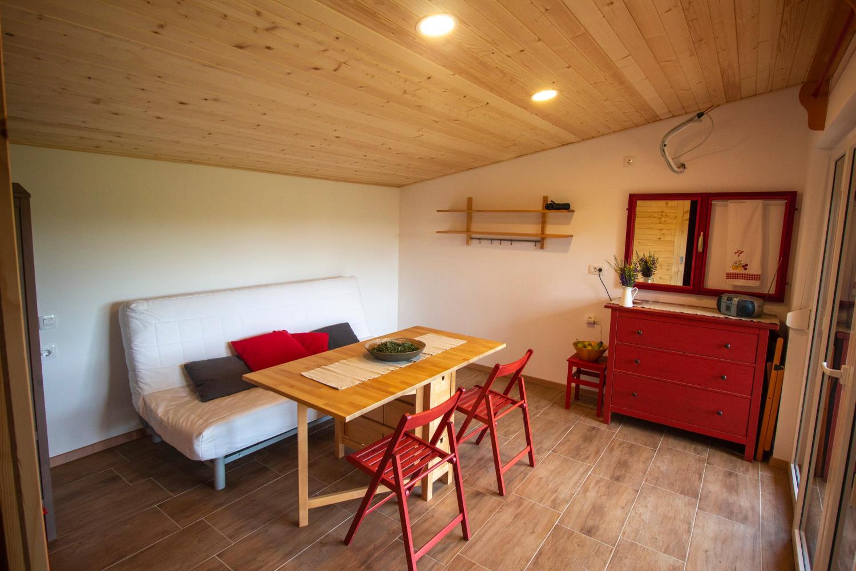 Photo 33