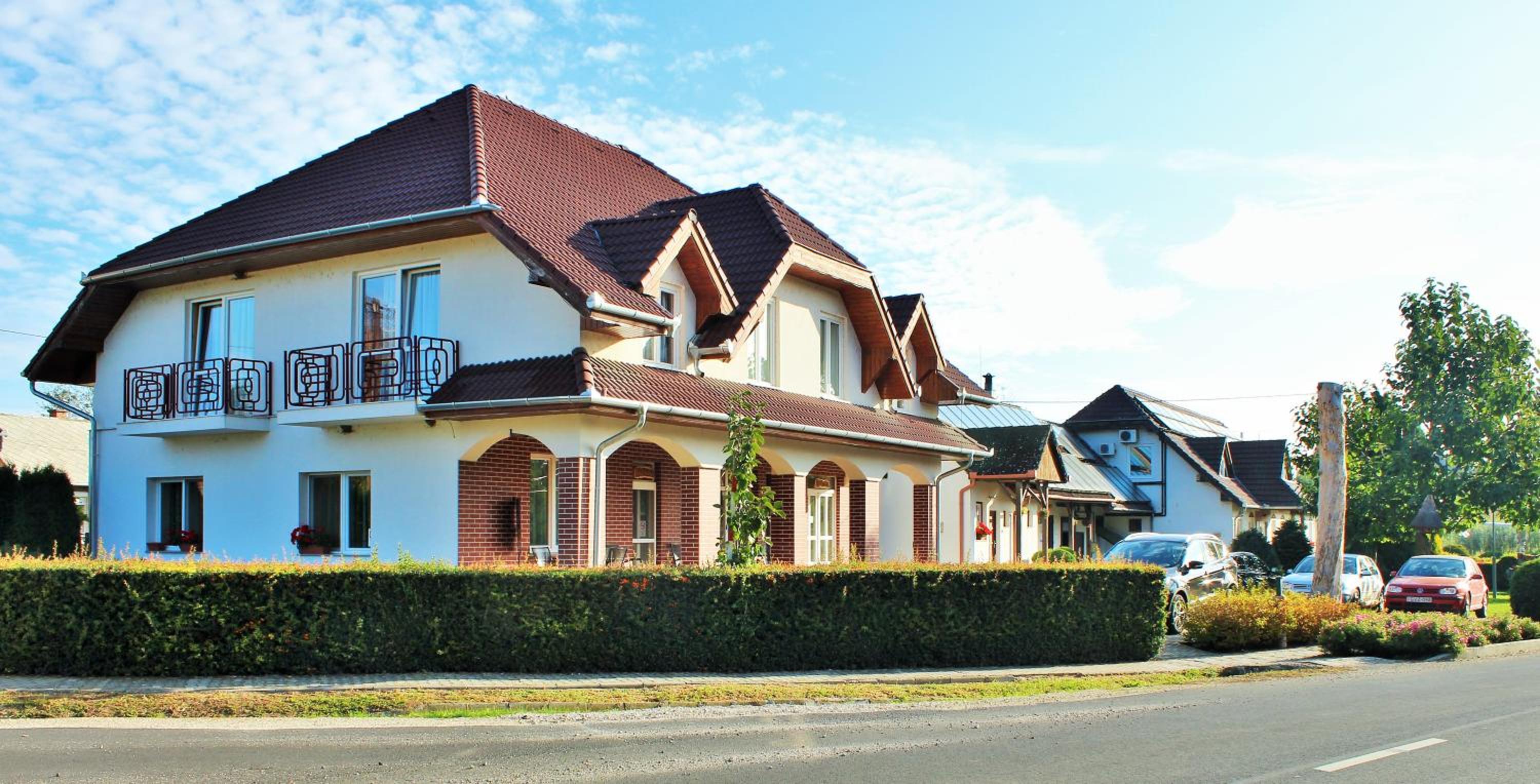 Főnix Apartmanház view 4