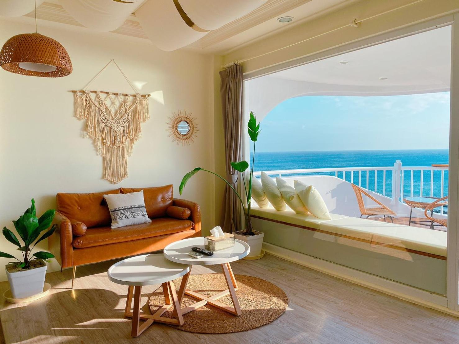 Yellow's Kenting B&B II view 4