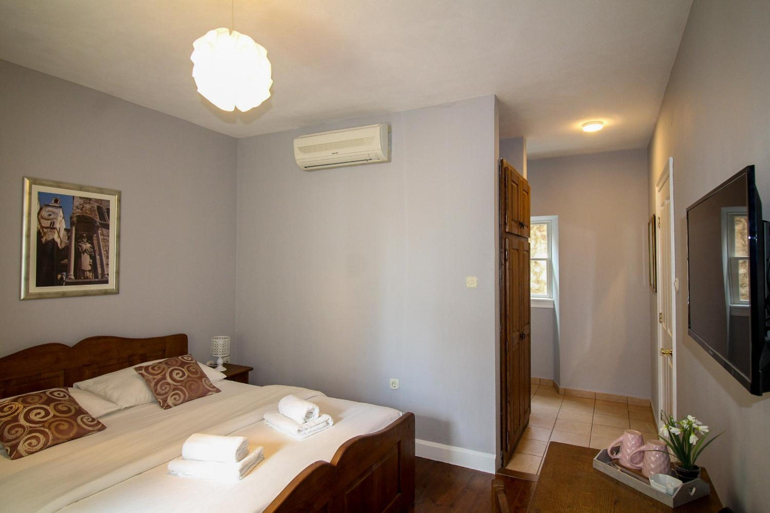 Villa Varoš-Charming Stone House in Split Old Town view 5
