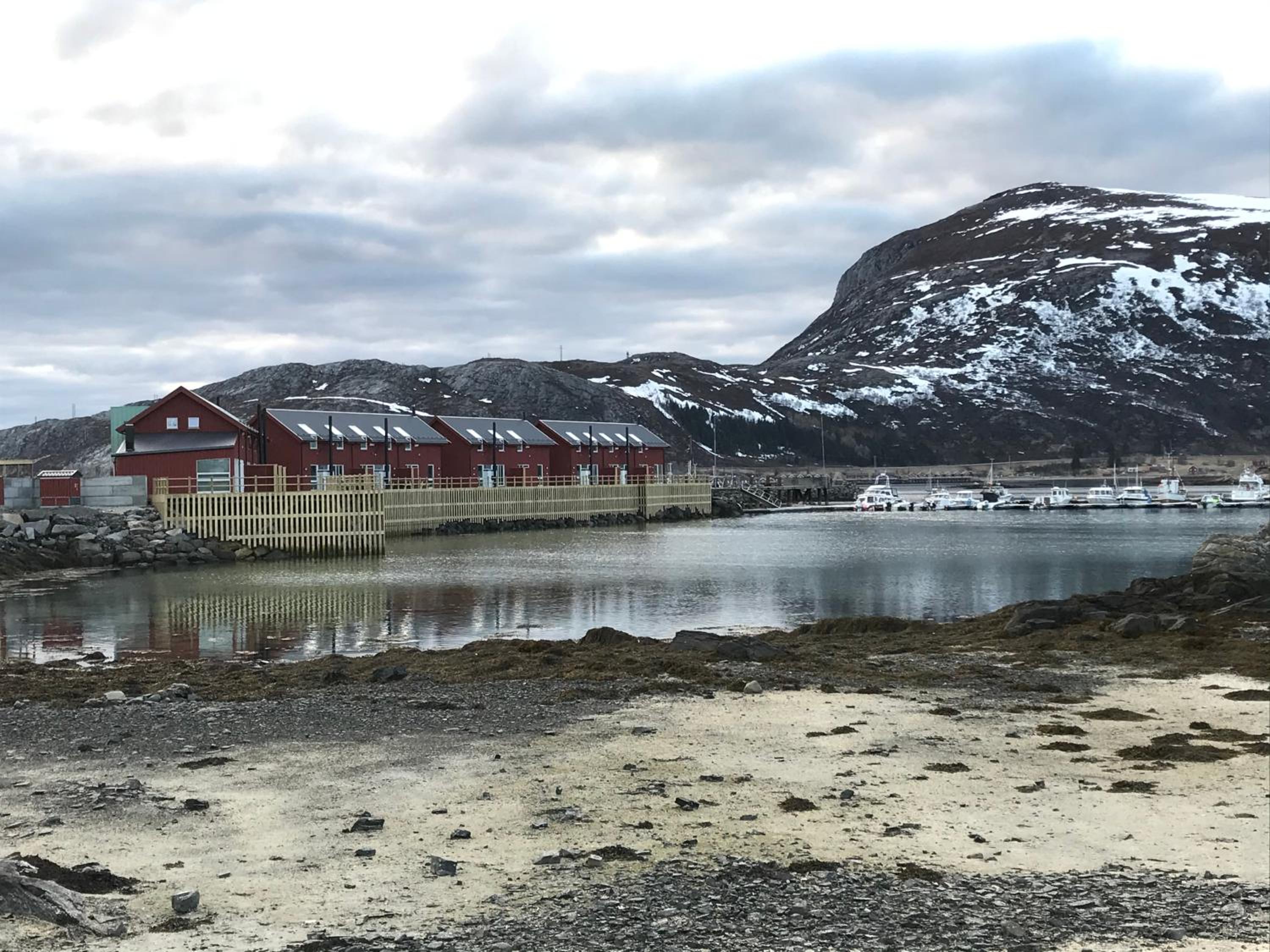 Nappstraumen seafront cabin view 5
