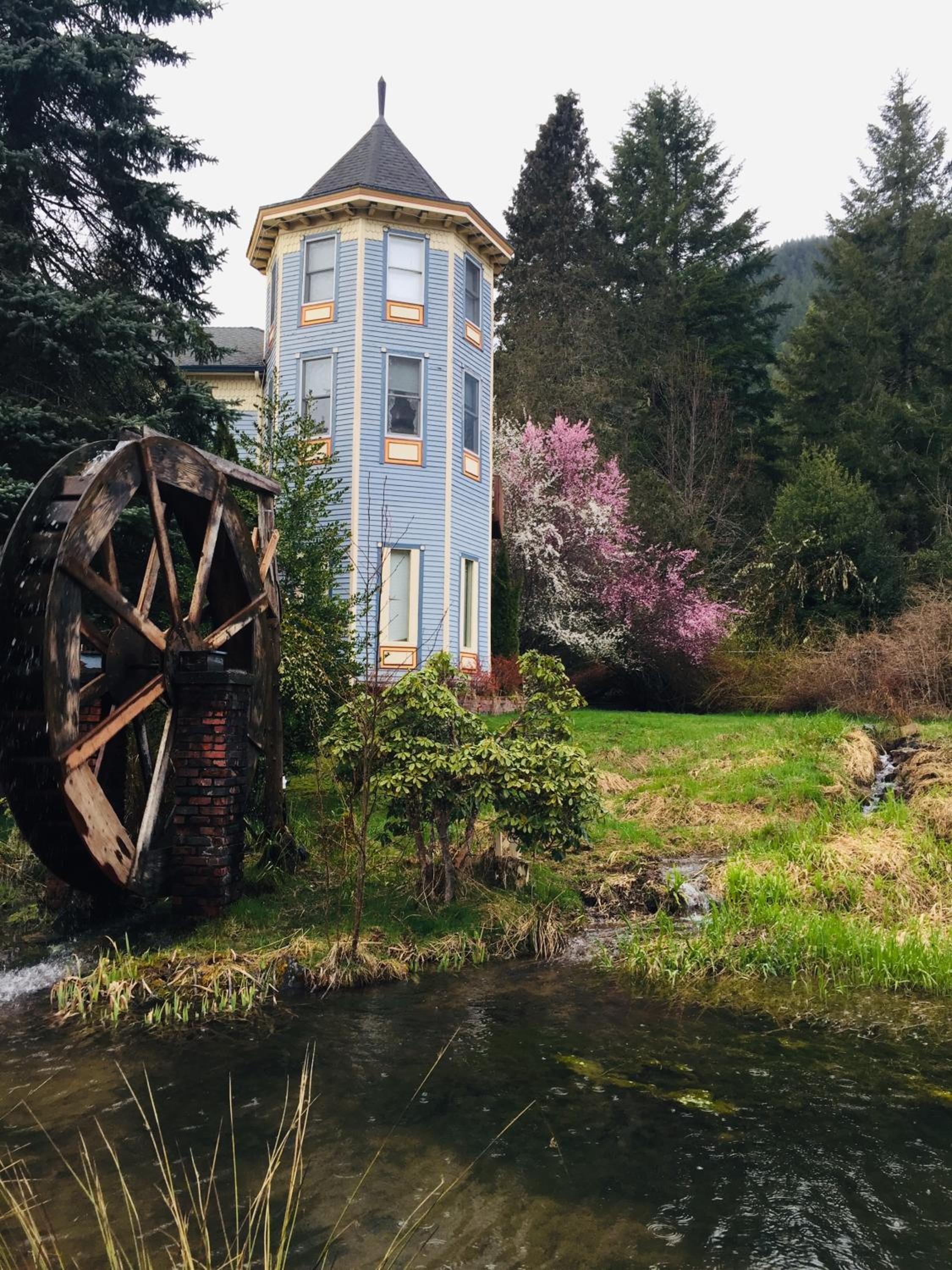 Alexander's Lodge