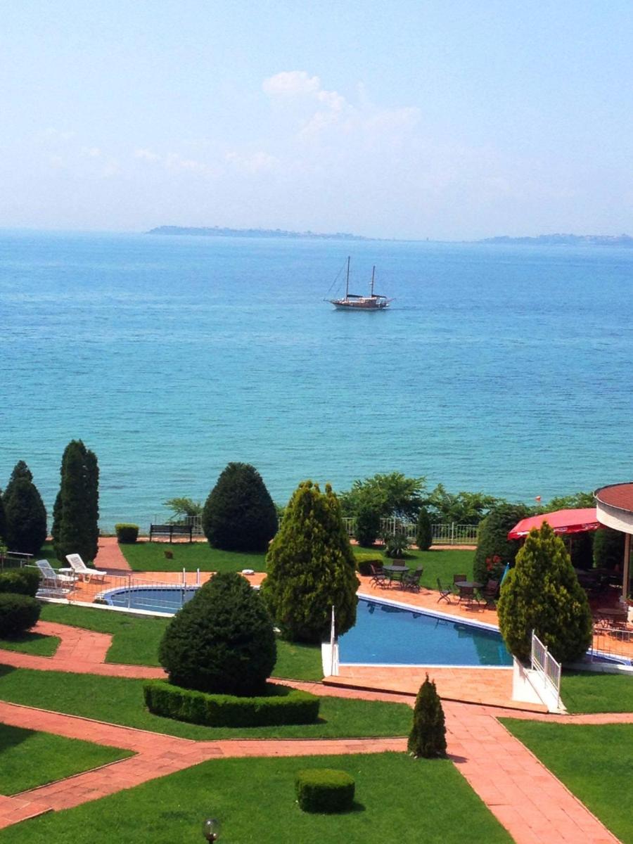 Sun Palace Apartments