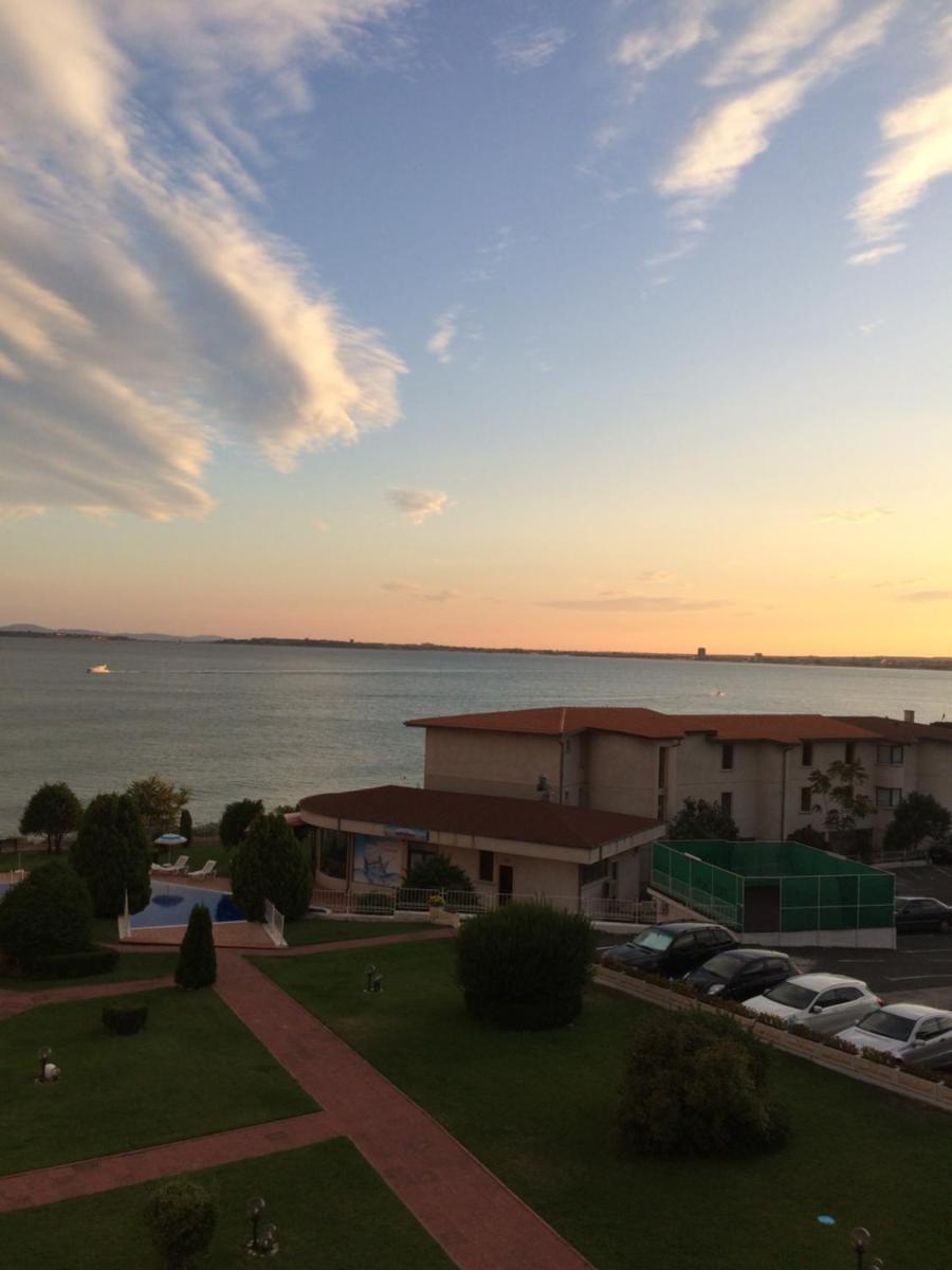 Sun Palace Apartments