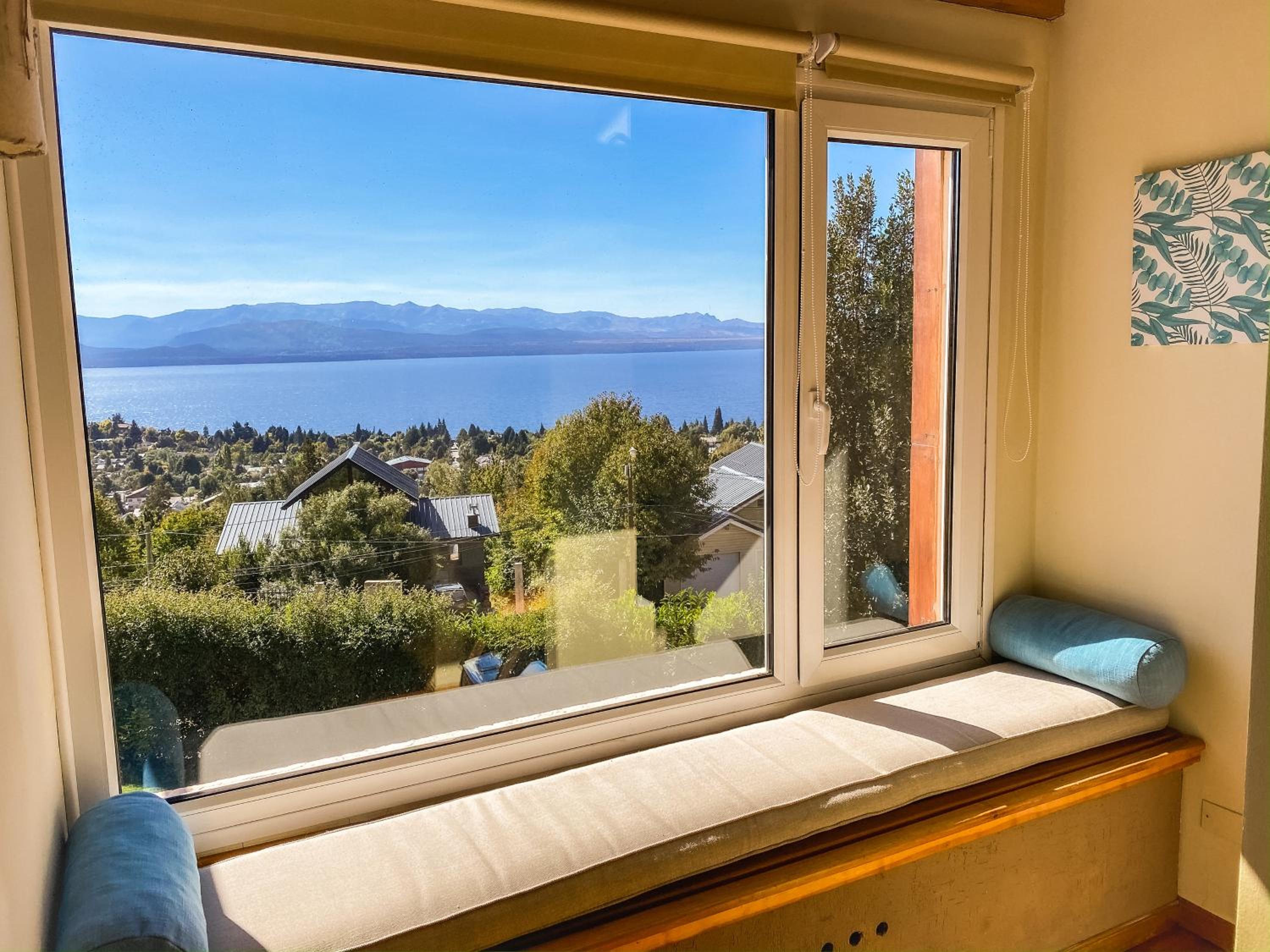 Ventanas Al Lago