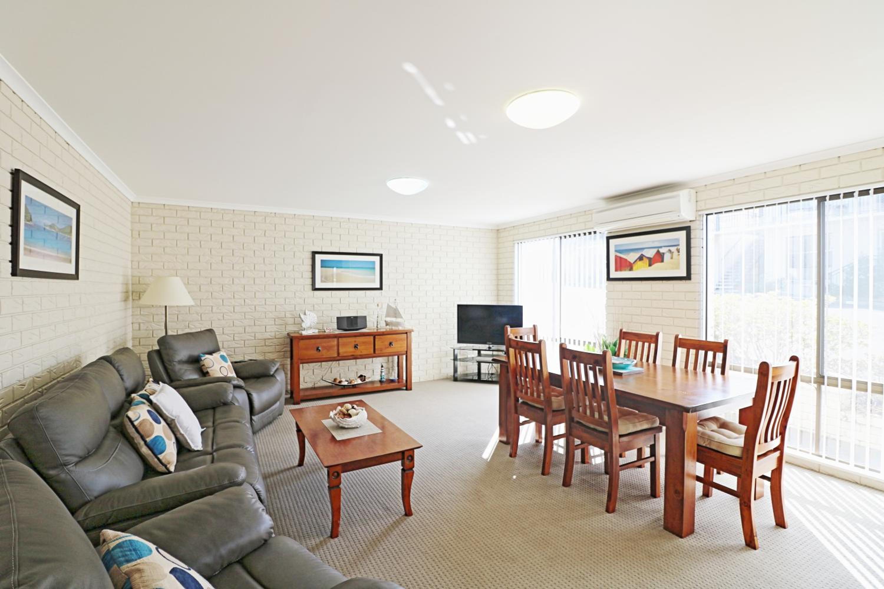 Capri Apartments