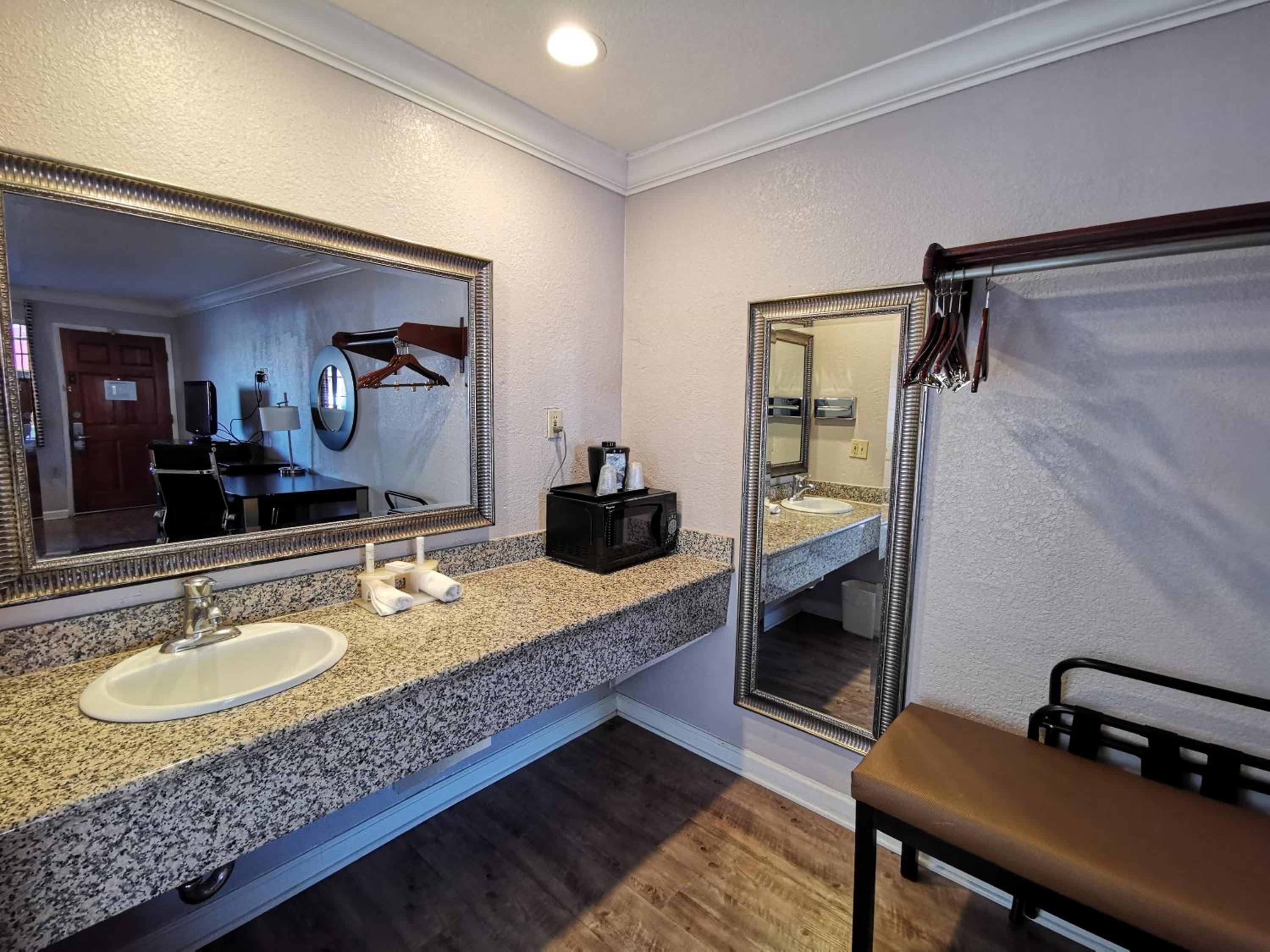Journey Inn - Property Image 30