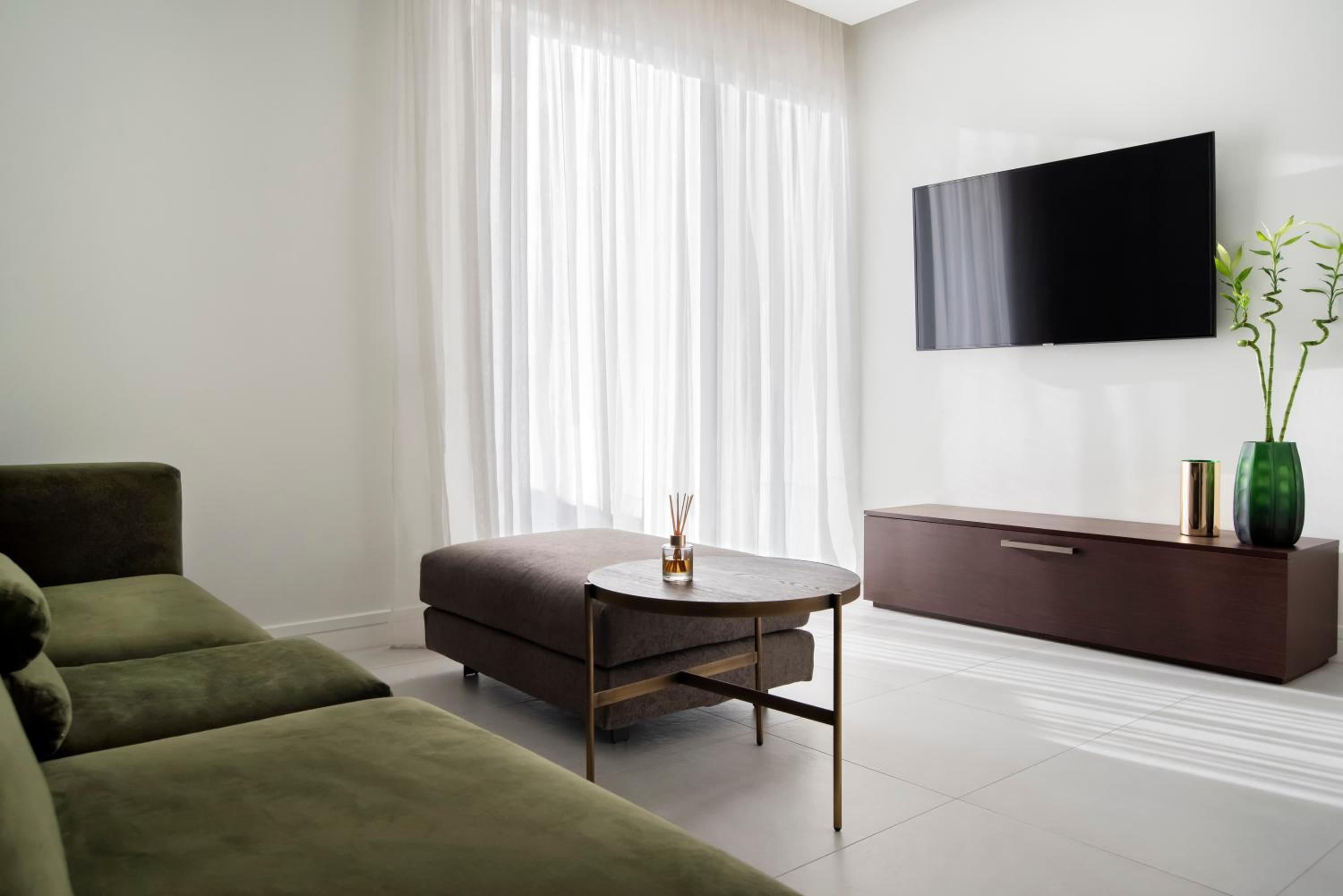 Glyfada South42