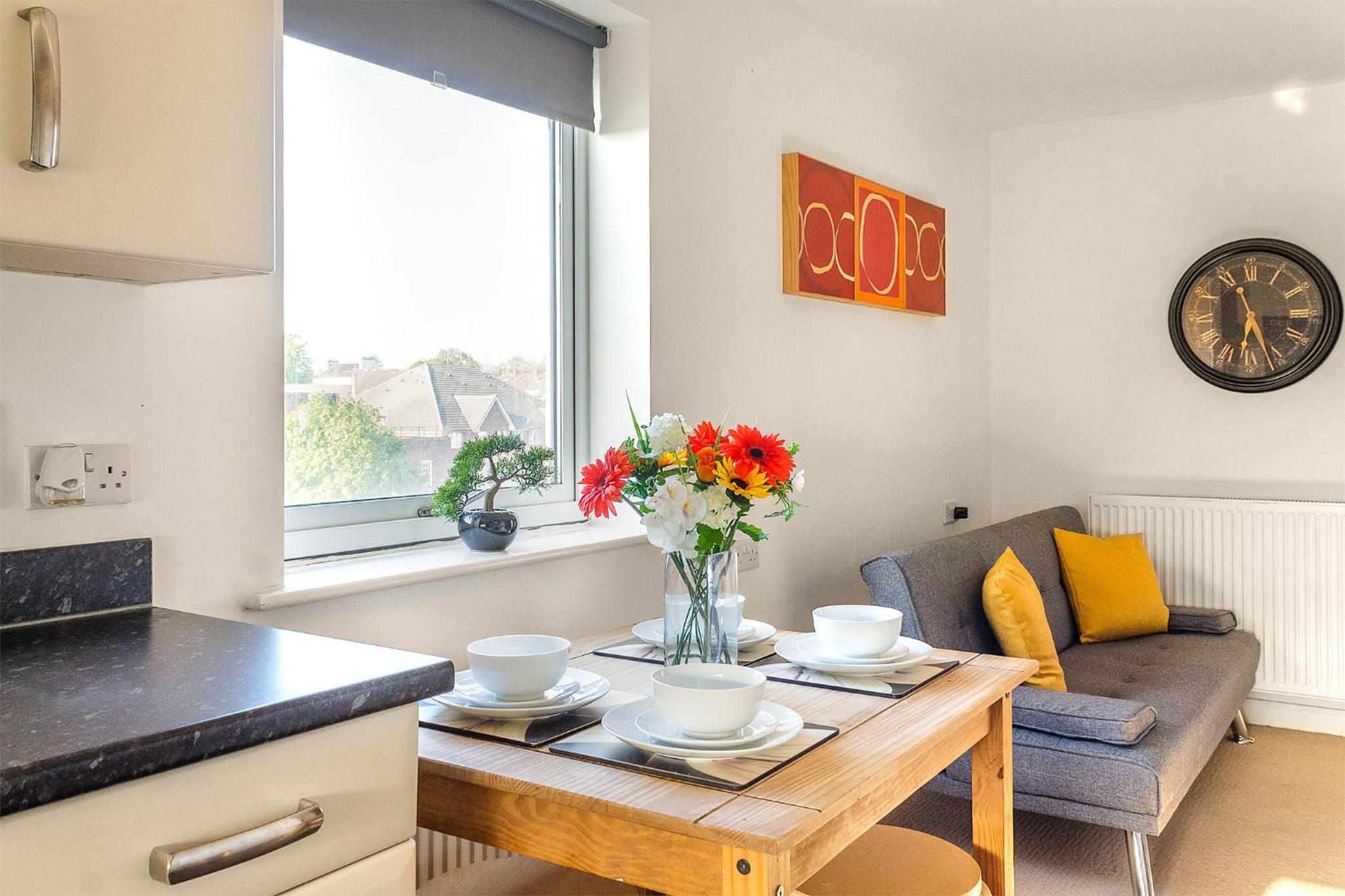 Leap Onyx Apartment - Northampton Town Centre view 4