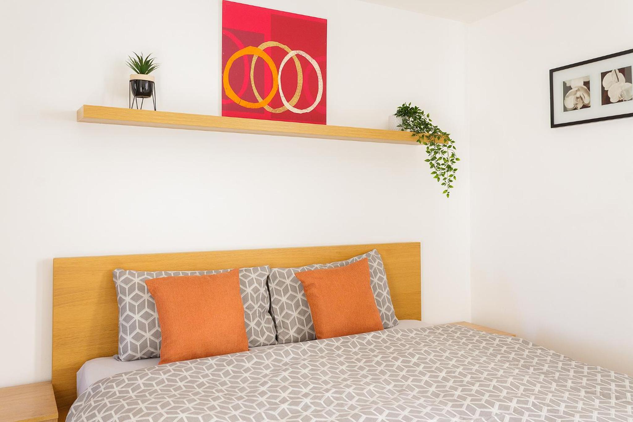 Leap Onyx Apartment - Northampton Town Centre view 5