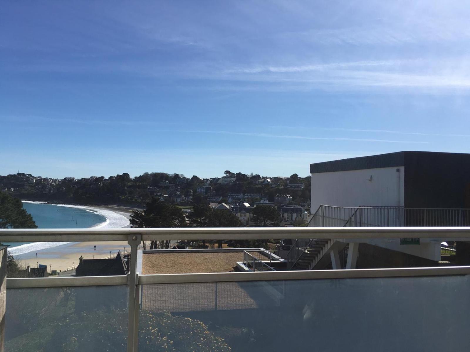 Apt 204, Vue Mer, Accès plage Trestraou, Perros-Guirec view 3