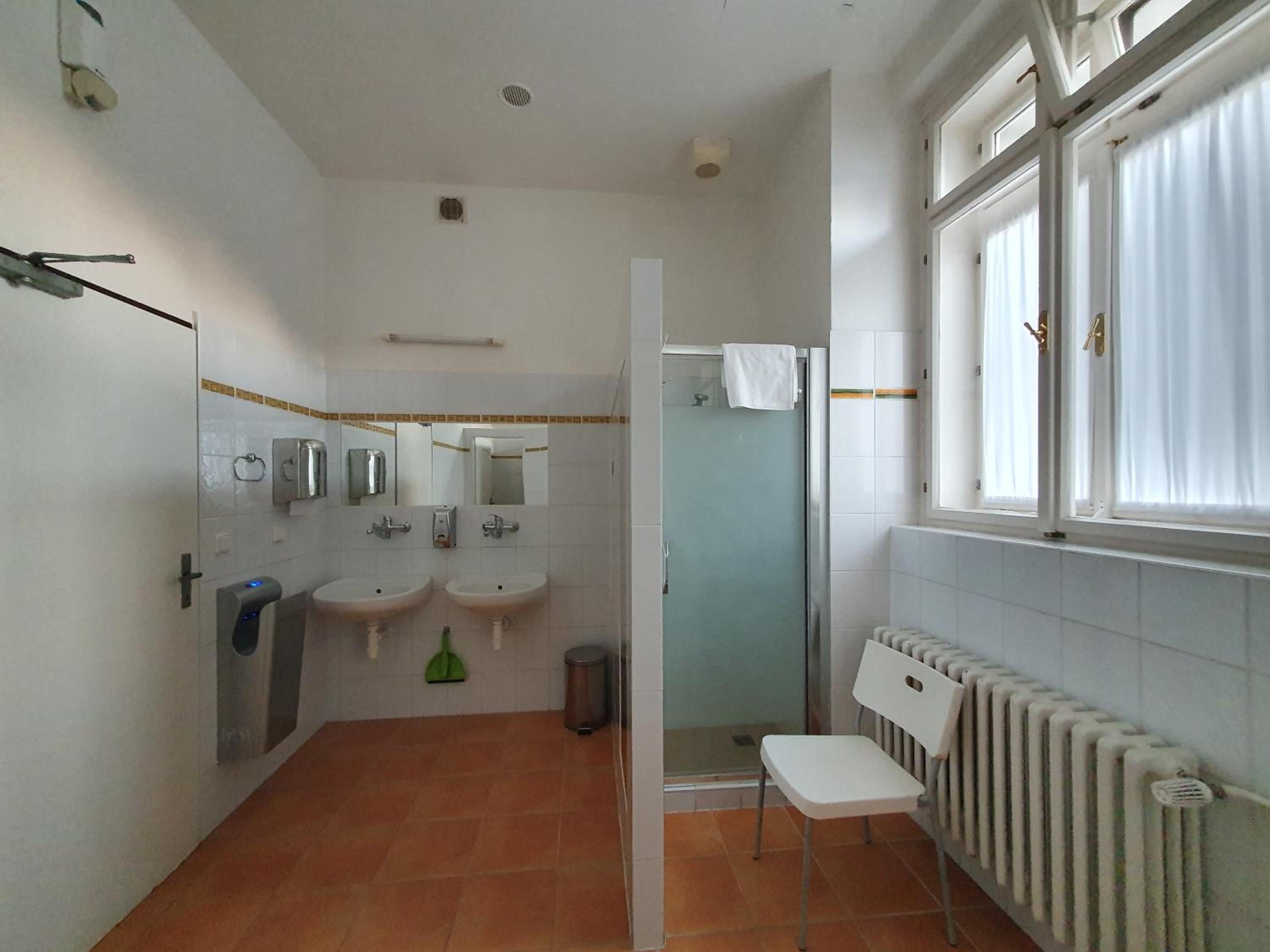 Residence Dykova - former Pension Jana, Domov Mládeže
