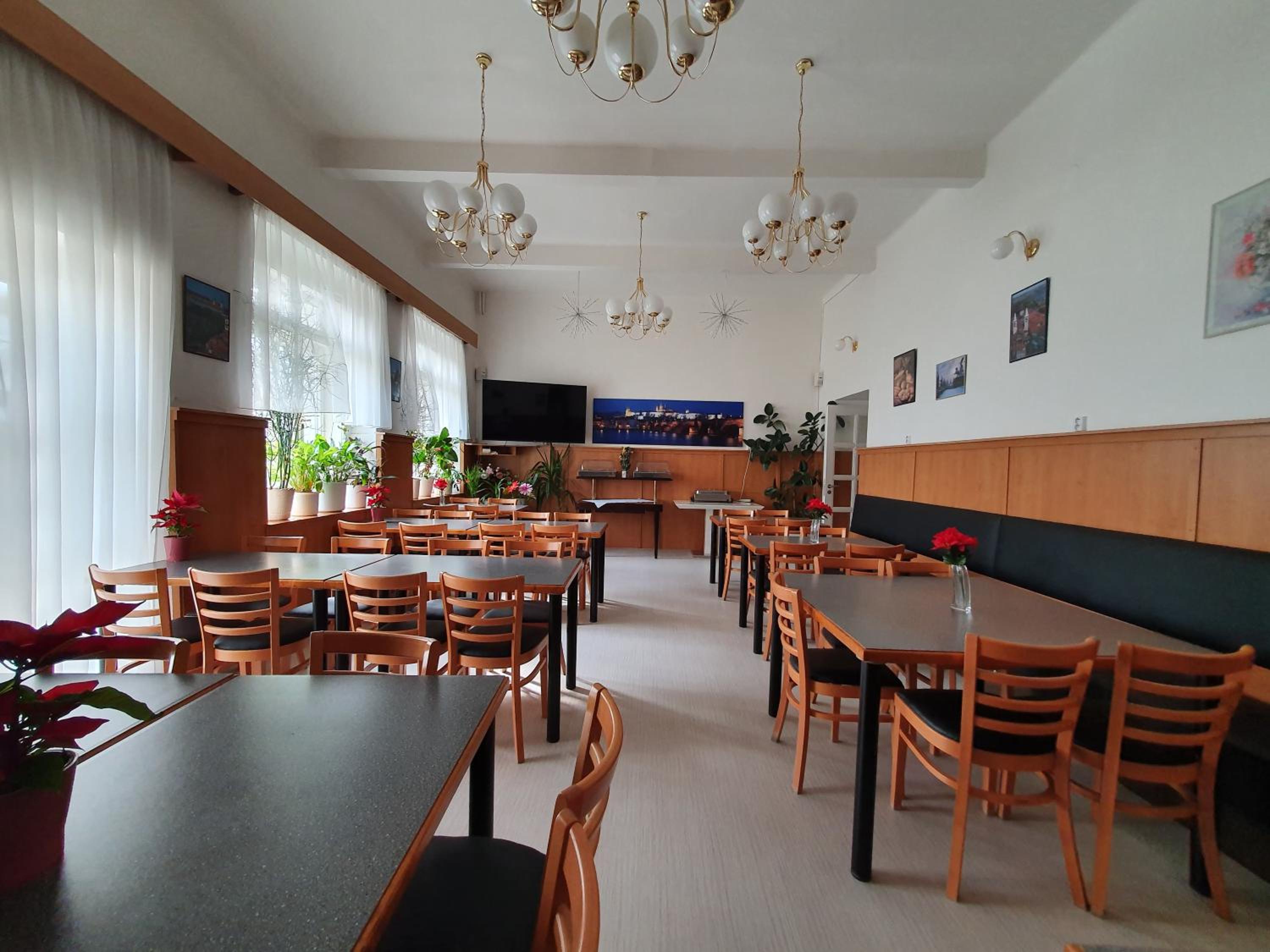 Residence Dykova - former Pension Jana, Domov Mládeže