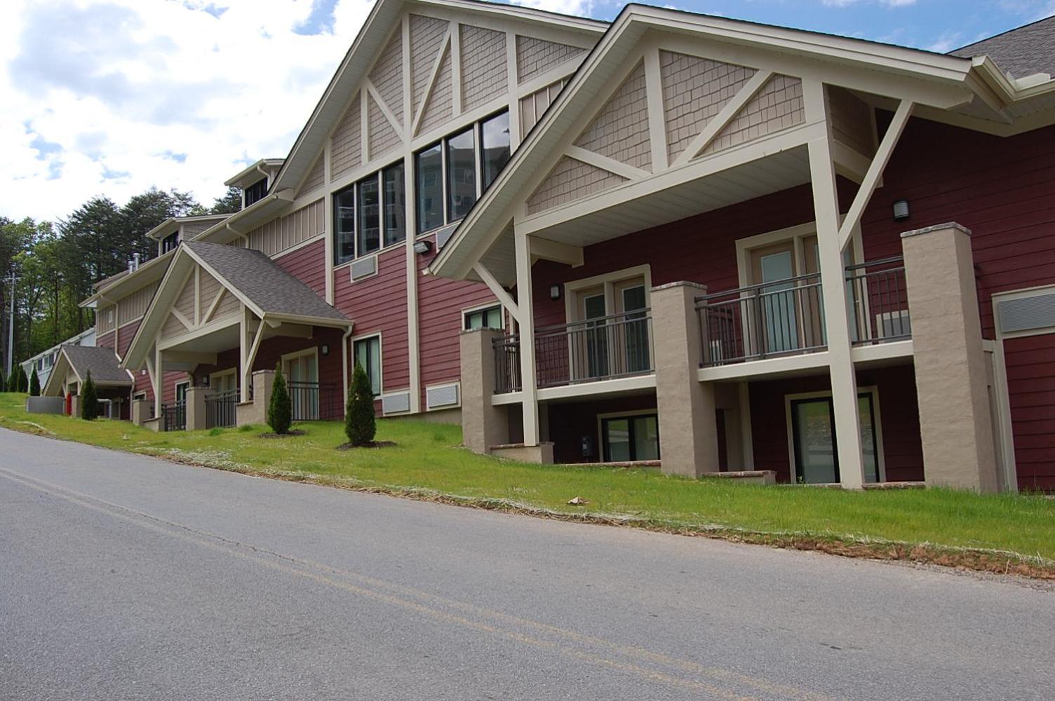 Hotel Vacation Lodge - Image 1