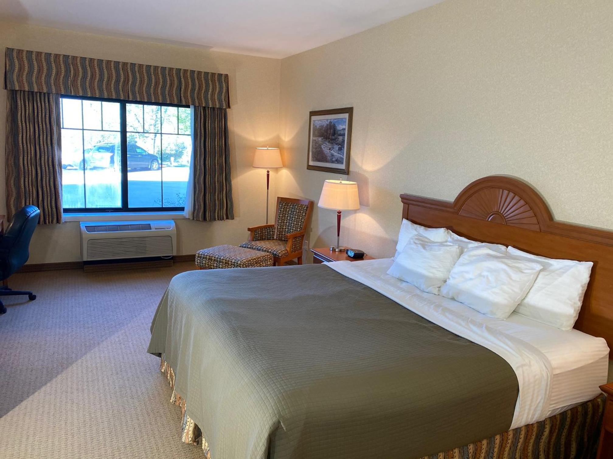 Red Coach Inn Suites - Property Image 1