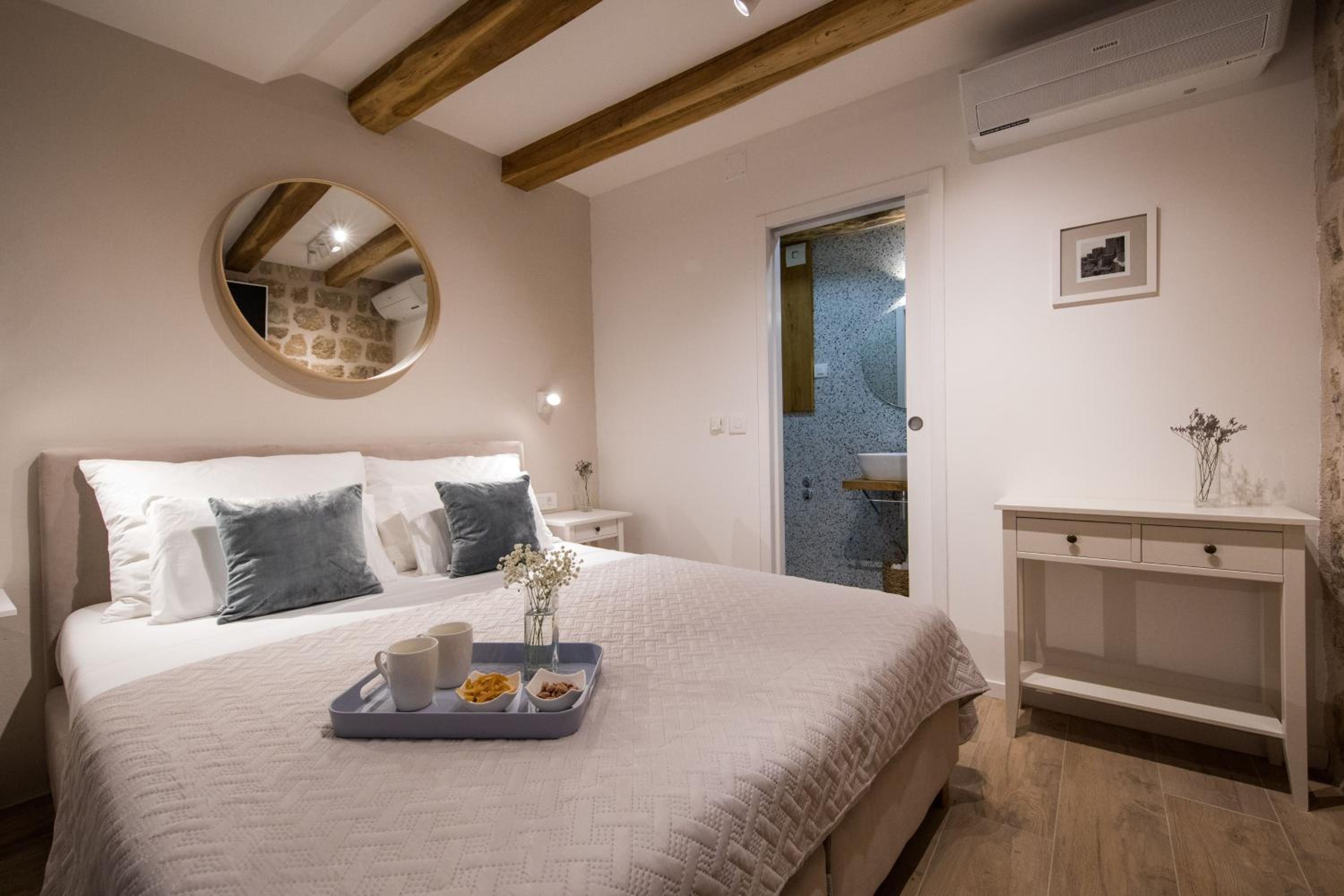 Live Laugh Love Dubrovnik Luxury Rooms