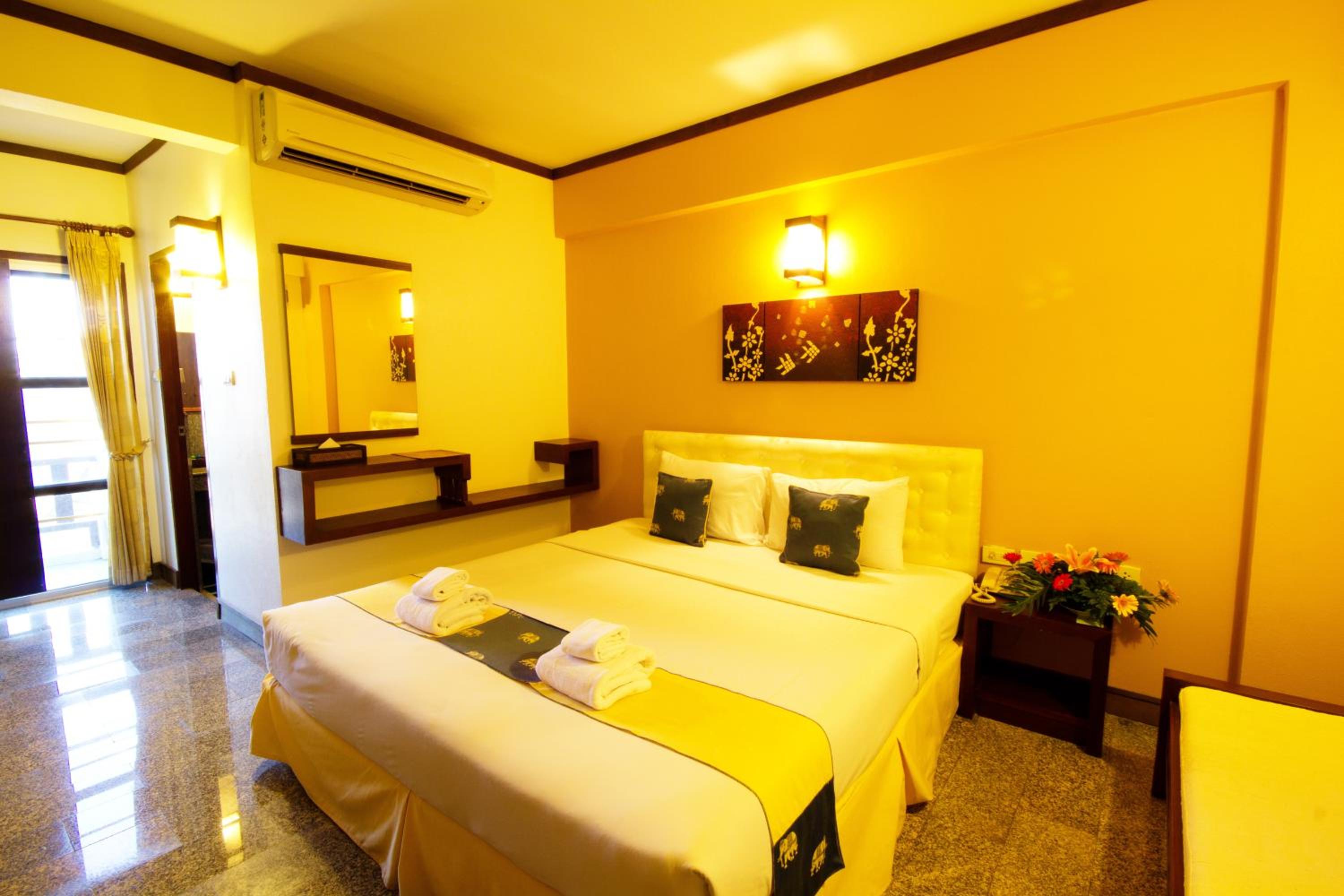 Sunday Rainforest Chiangmai Hotel
