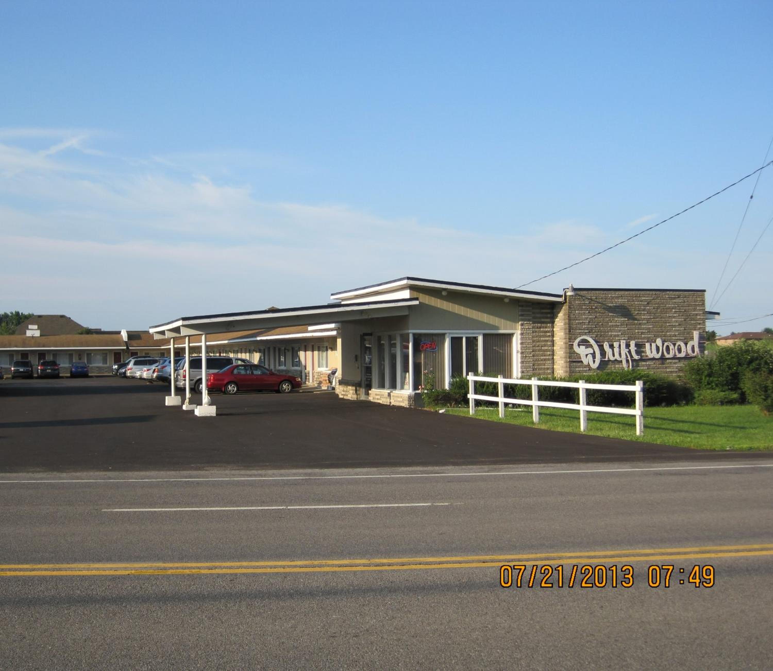 Driftwood Motel-0