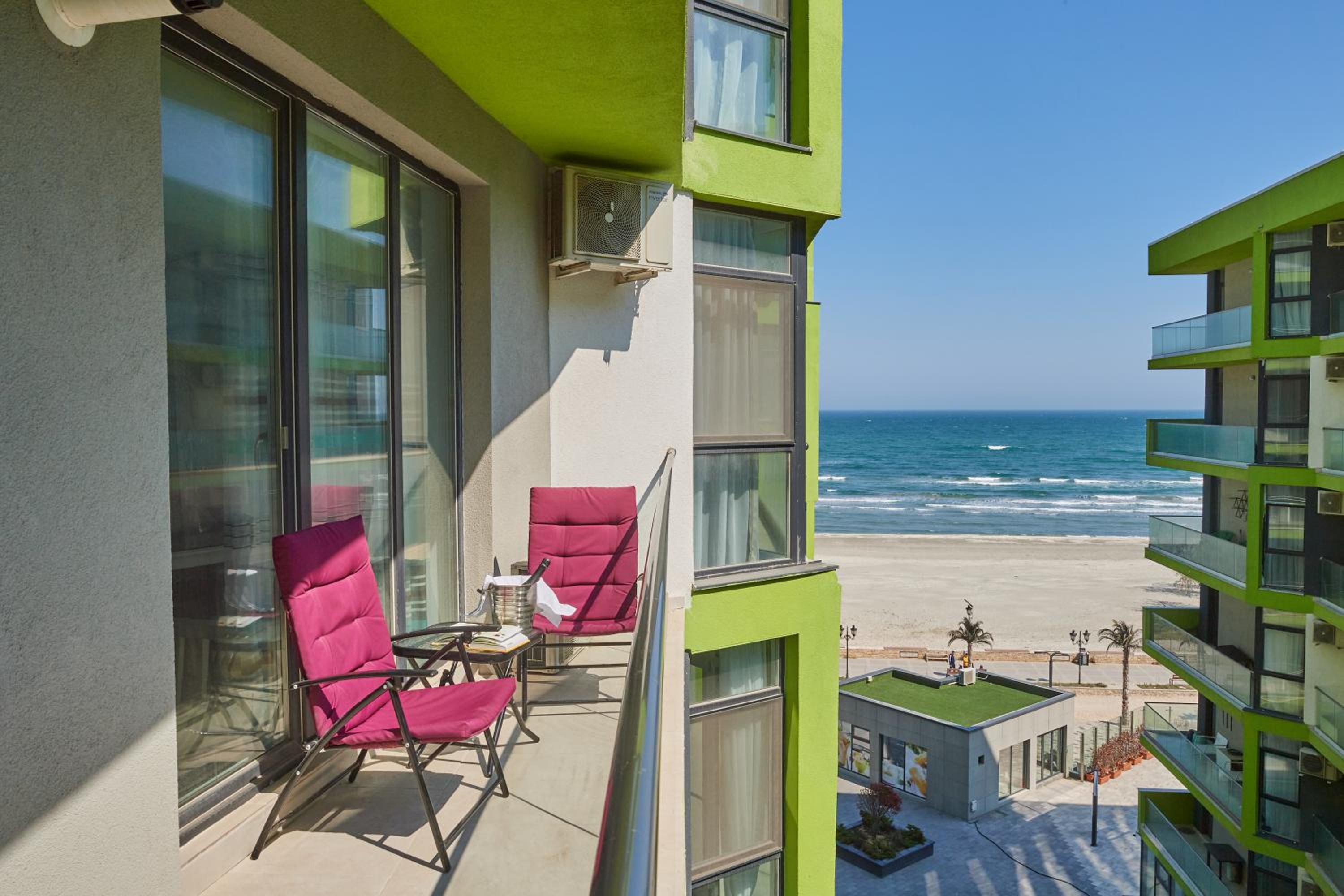 Aquamarin 2BD apt Spa n Pools Beach resort view 5