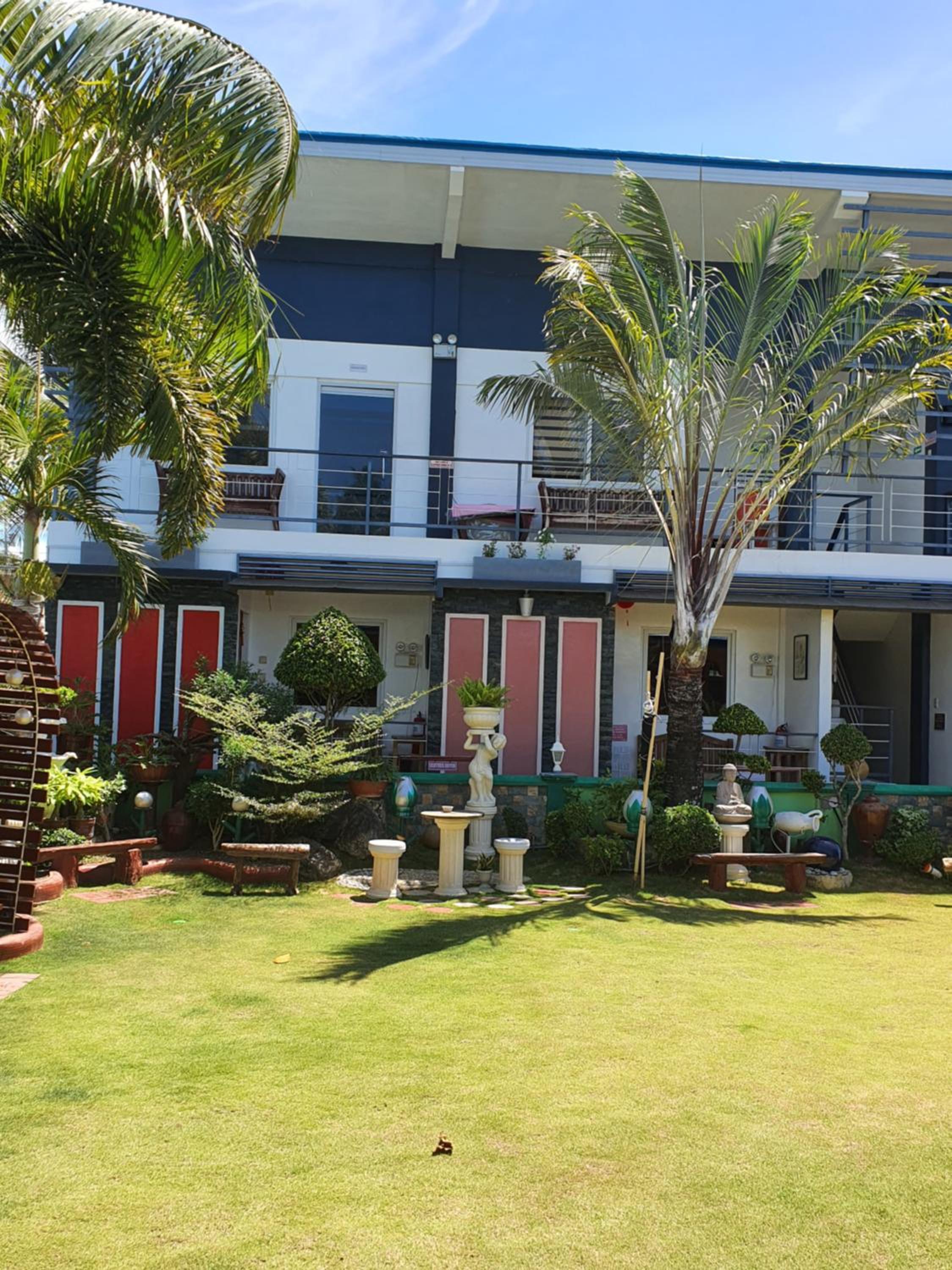 L & M Hearthstones Lodge