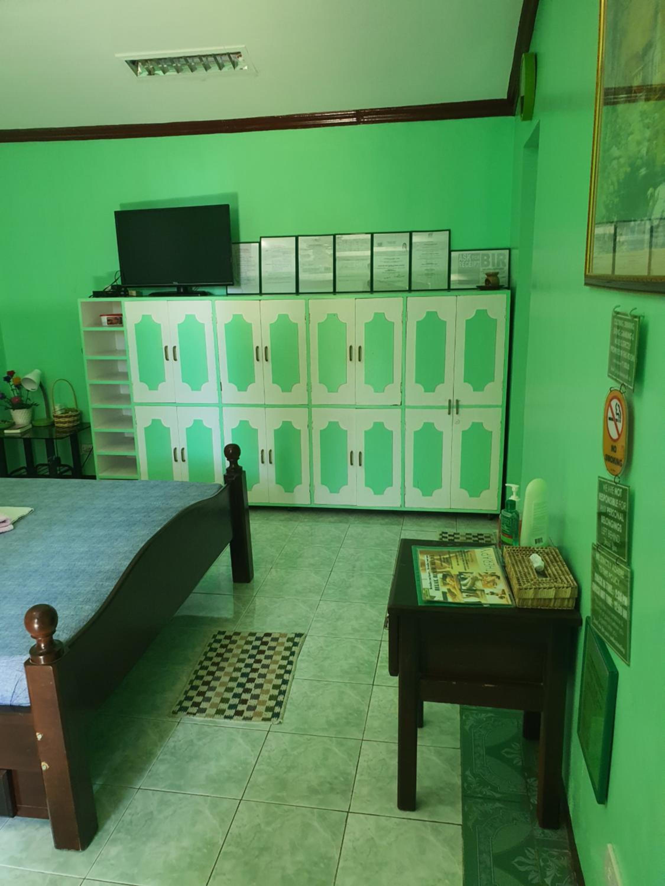 L & M Hearthstones Lodge