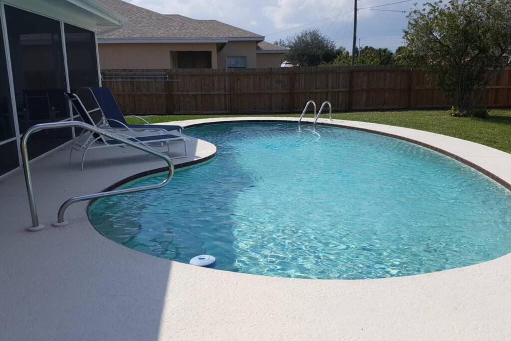 Beautiful Florida Vacation Pool House view 2