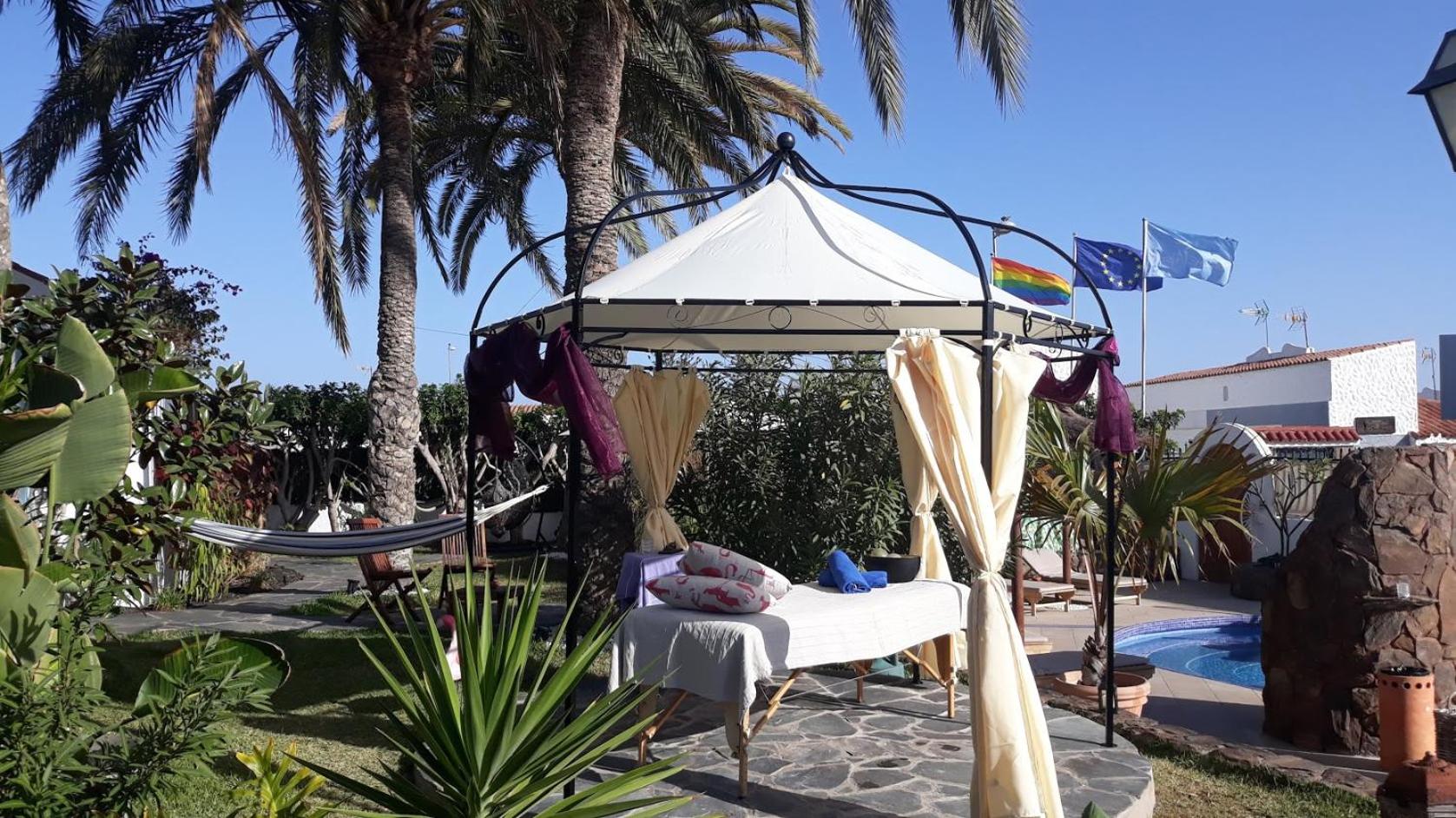 Birdcage Gay Men Resort and Lifestyle Hotel