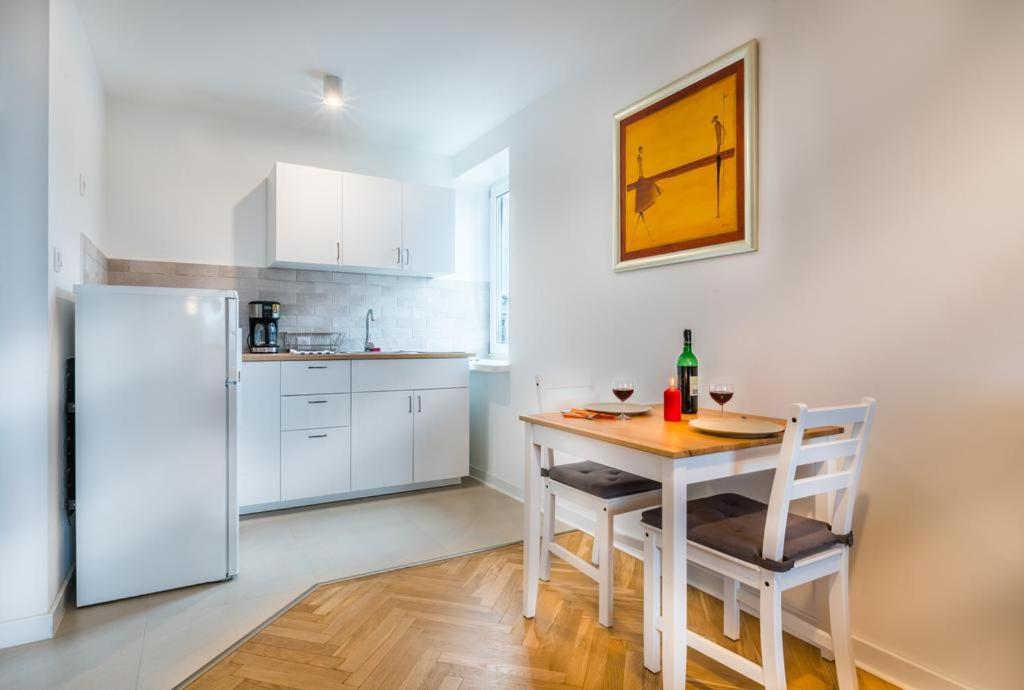 Center Warsaw- Apartamenty Smolna