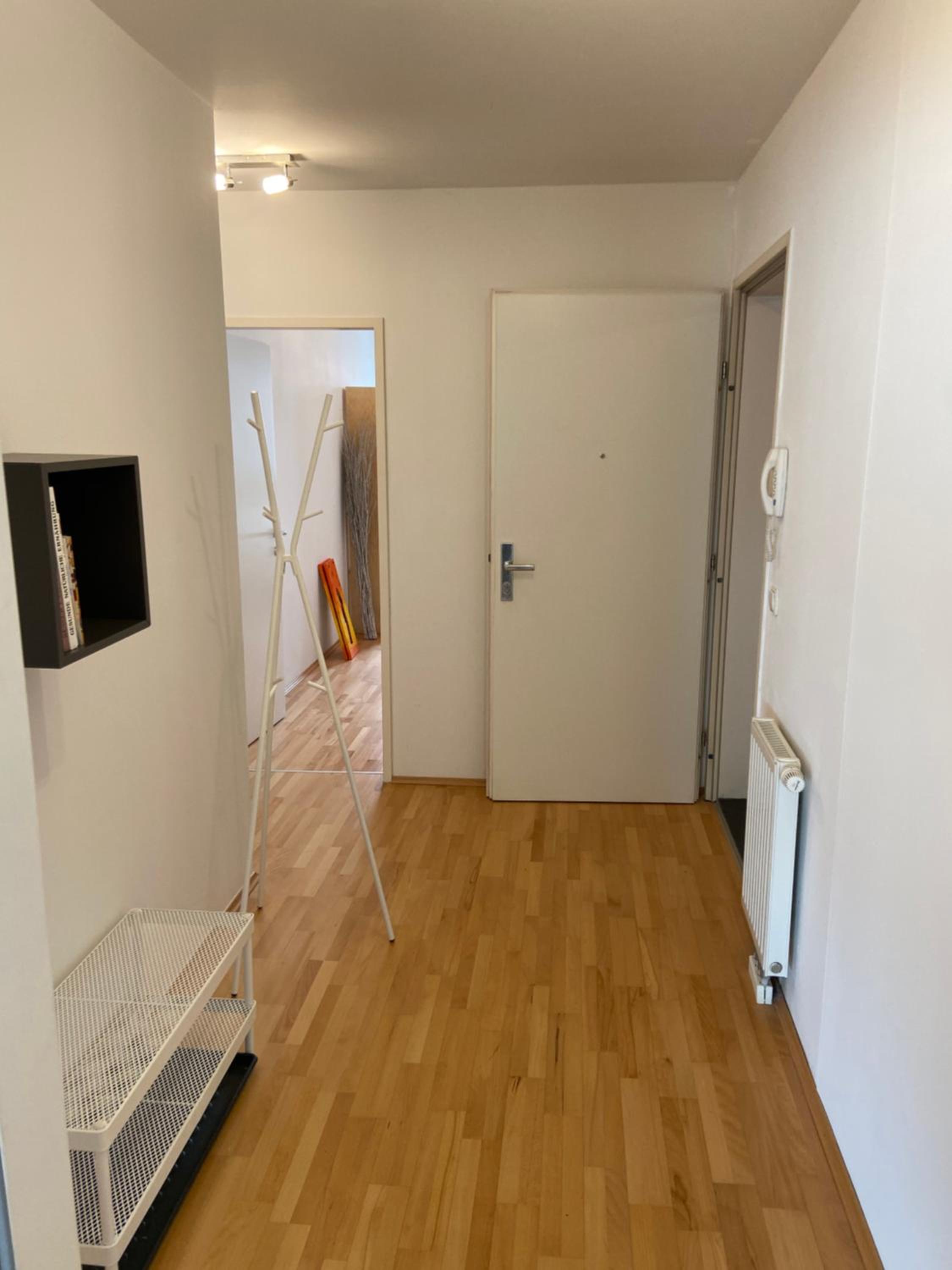 Bright apartment with a free parking garage @ Wienerberg