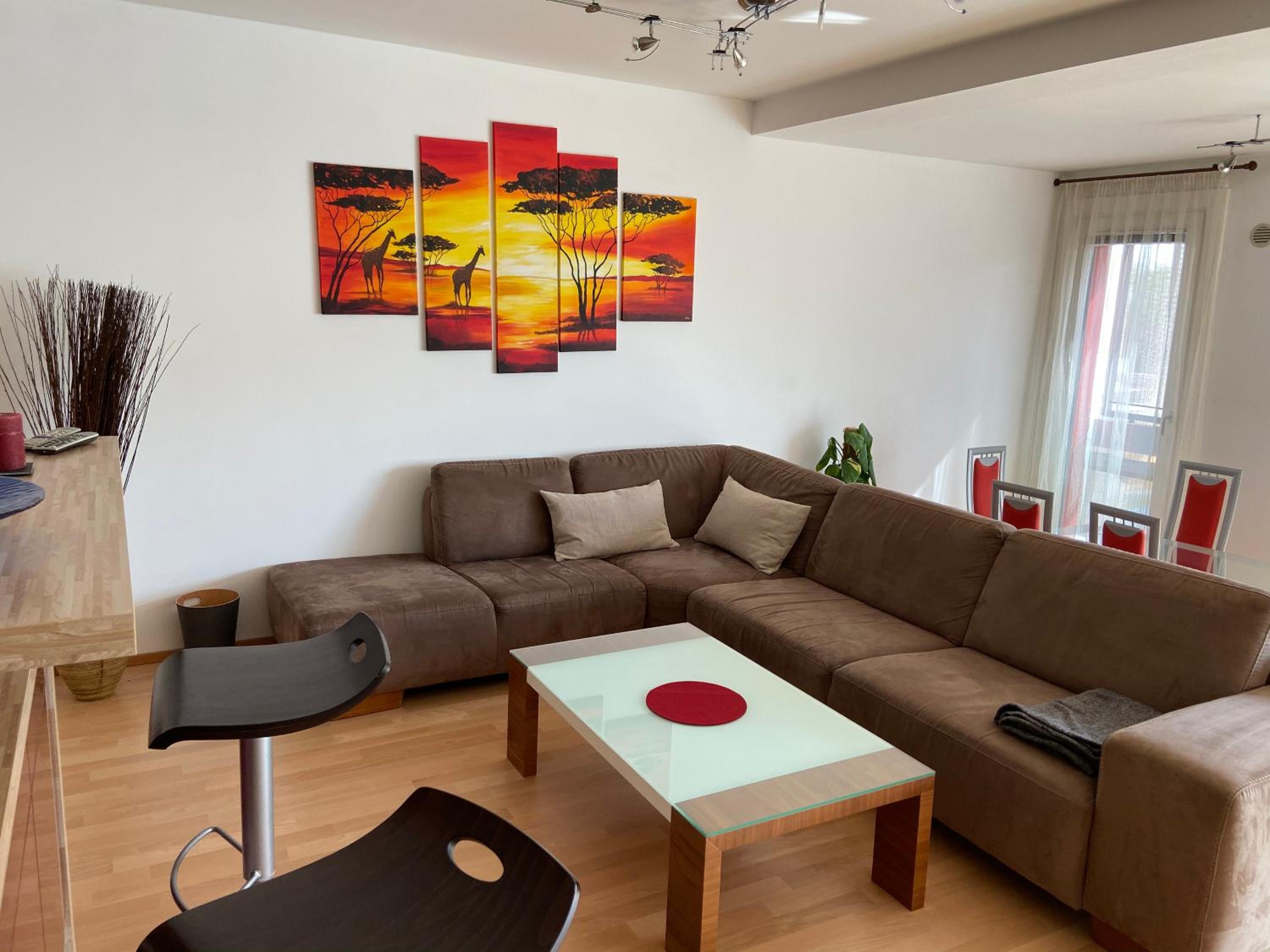 Bright apartment with a free parking garage @ Wienerberg