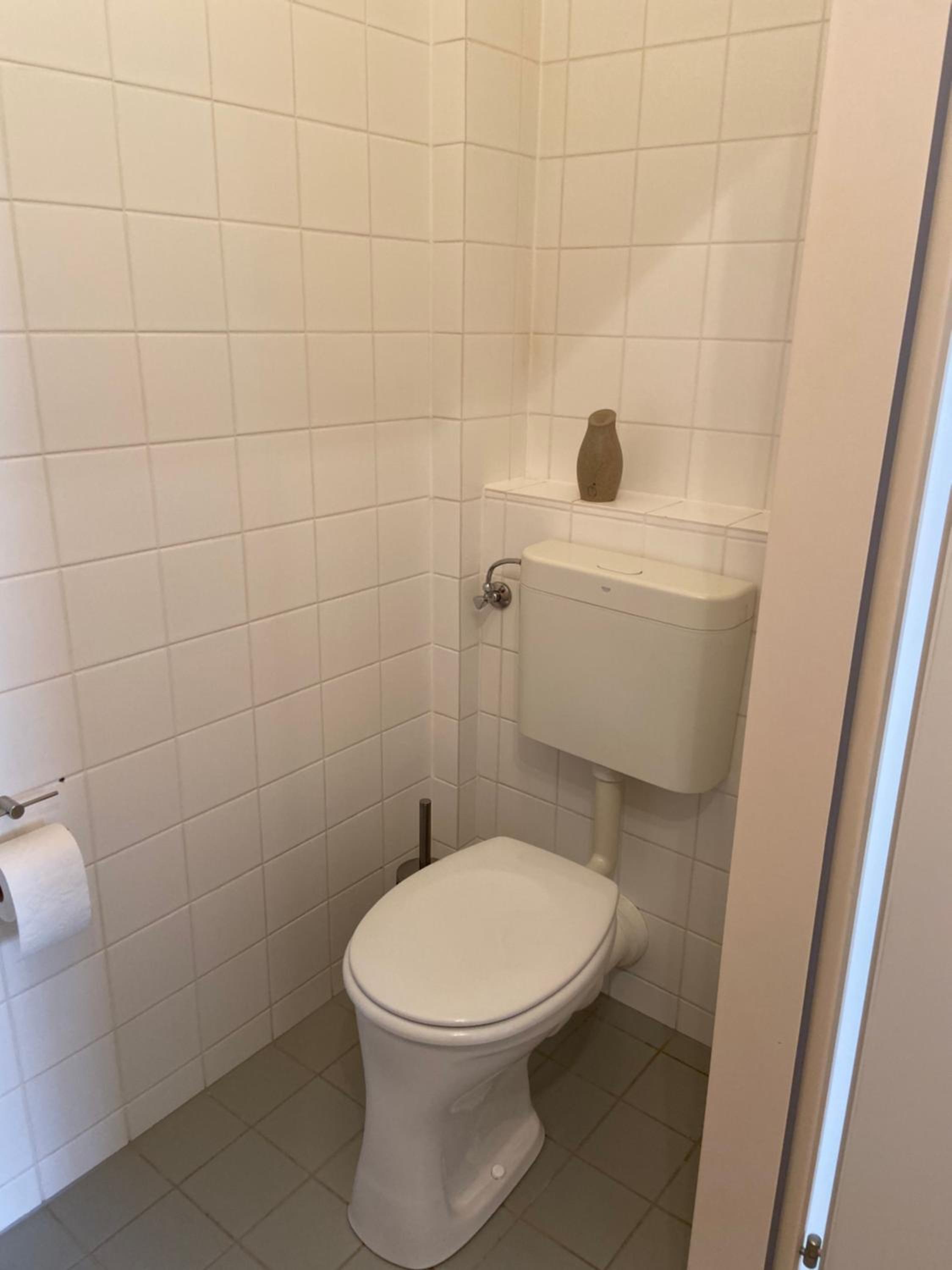 Bright apartment with a free parking garage @ Wienerberg