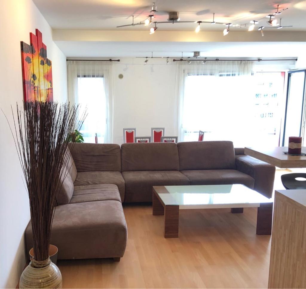 Bright apartment with a free parking garage @ Wienerberg