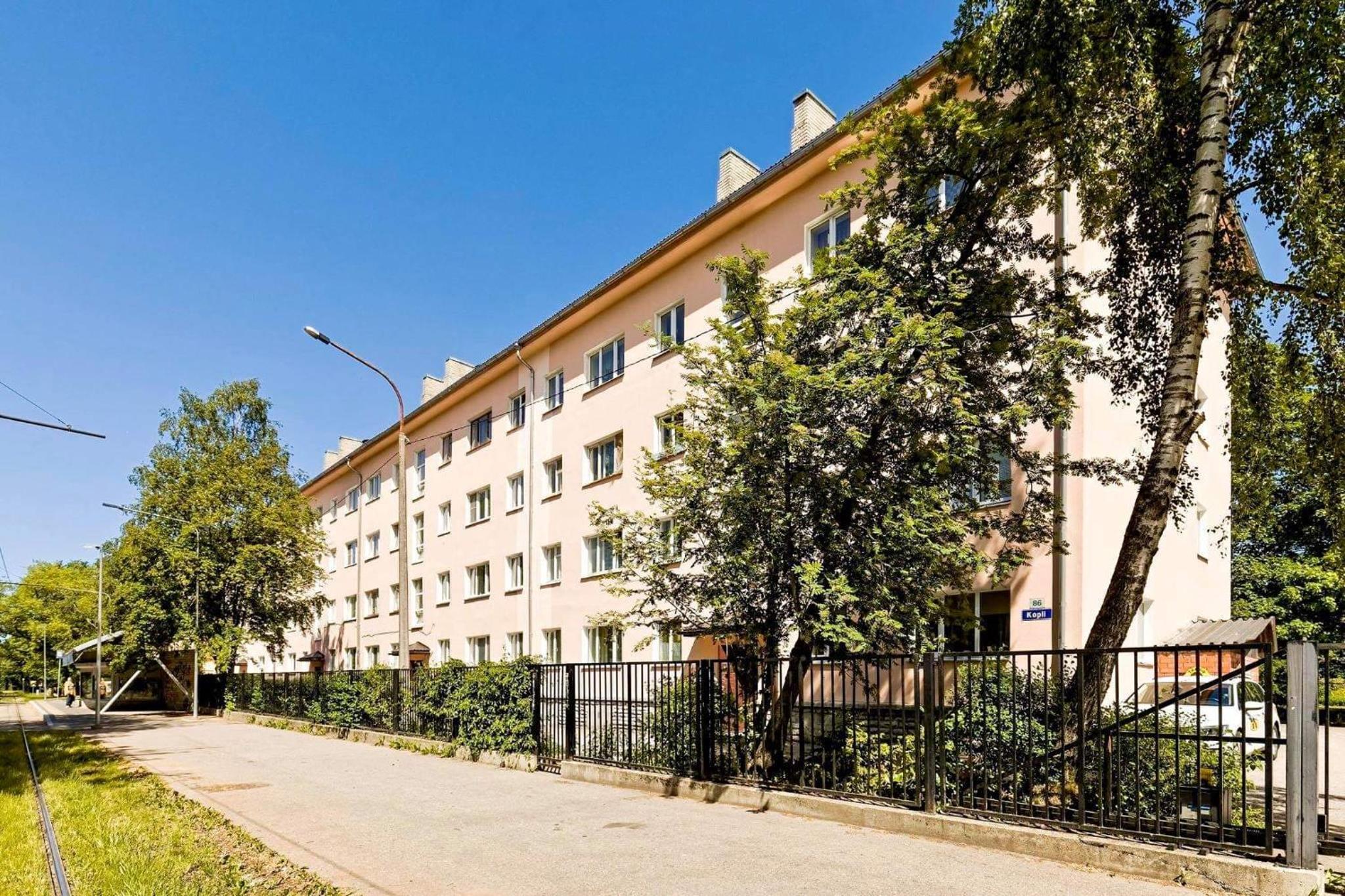 Sunny apartment, 7 min with tram to the Old Town view 2