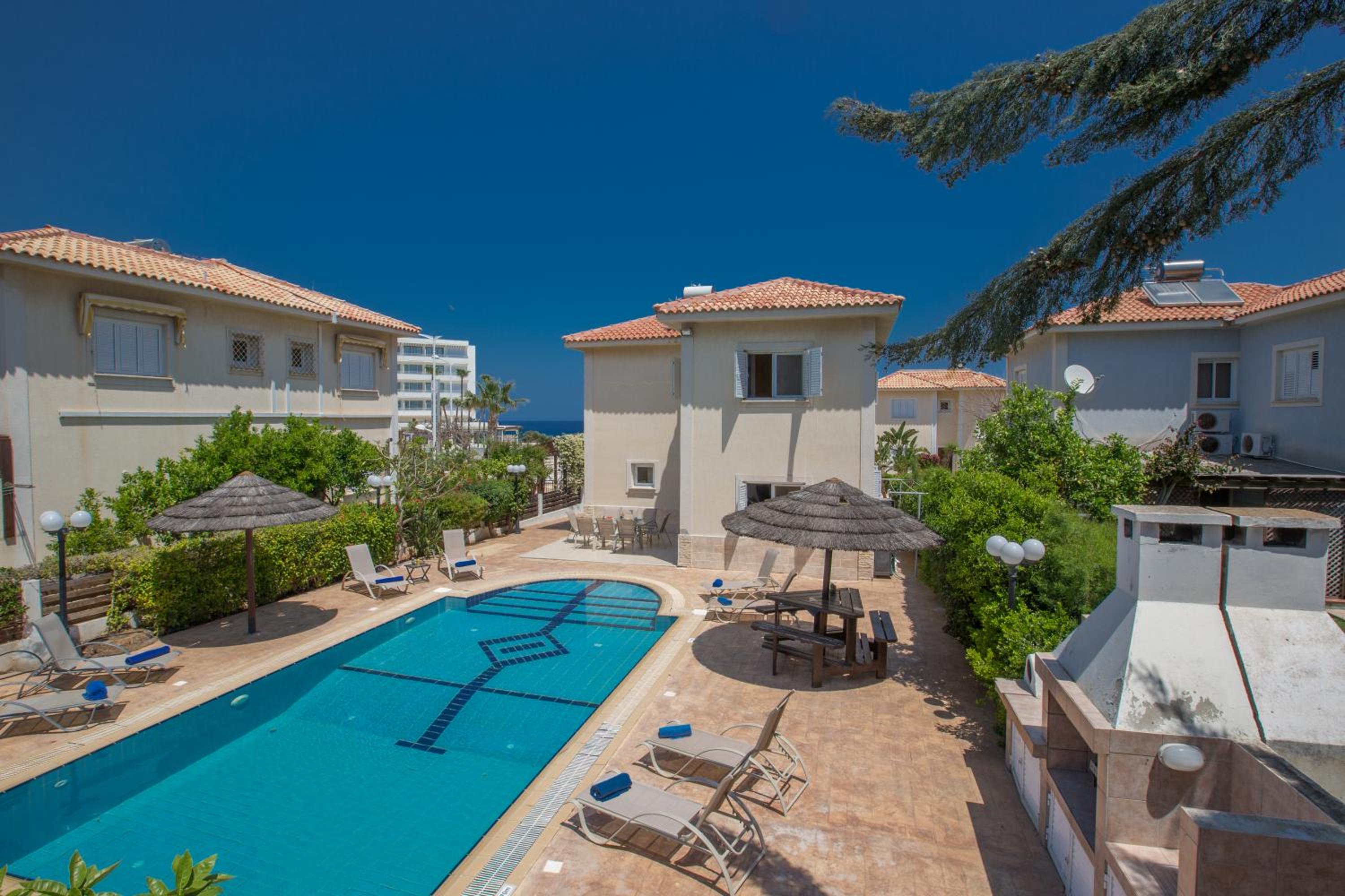 Jason Villas view 3