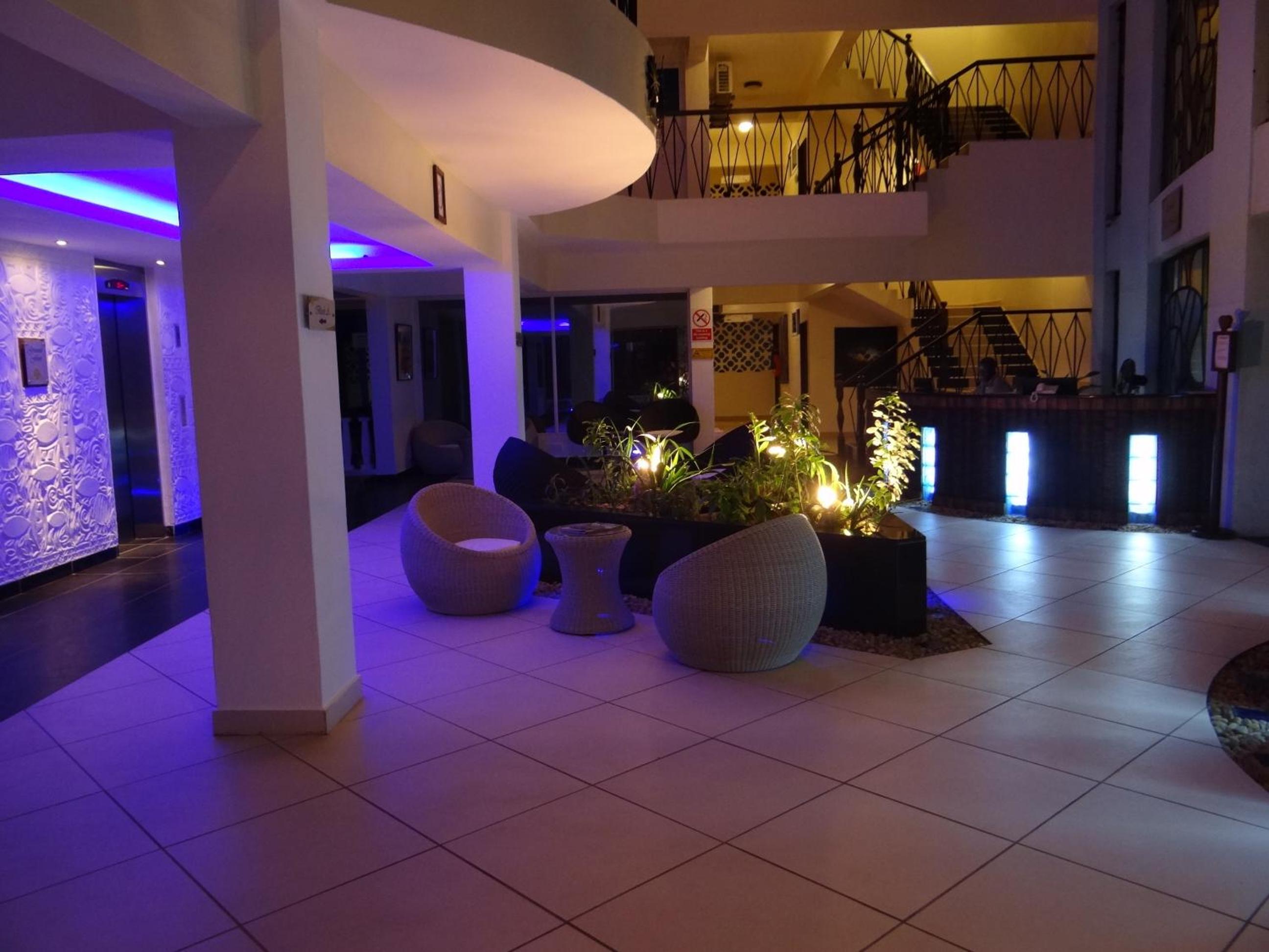 Cowrie Shell Beach Apartments Official