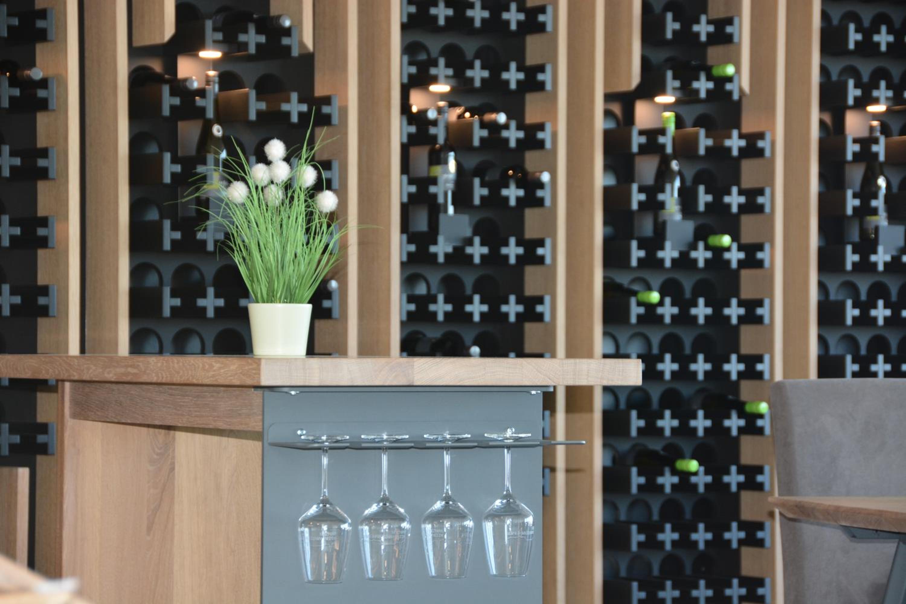 Weingut Bugner Meizelhof en Klein-Winternheim — dining