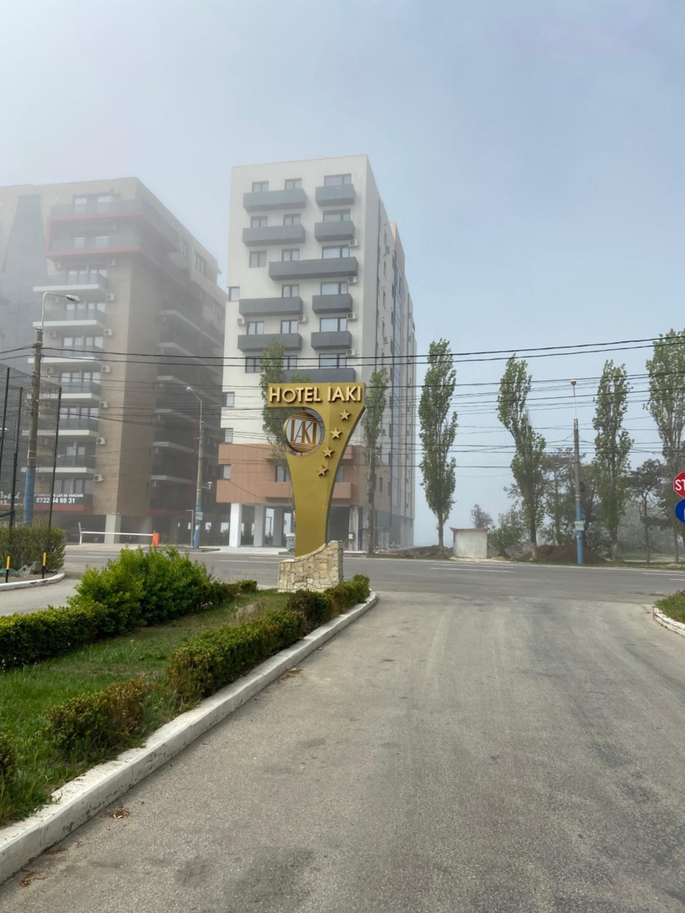 Beach Vibe Apartments Central Mamaia view 3
