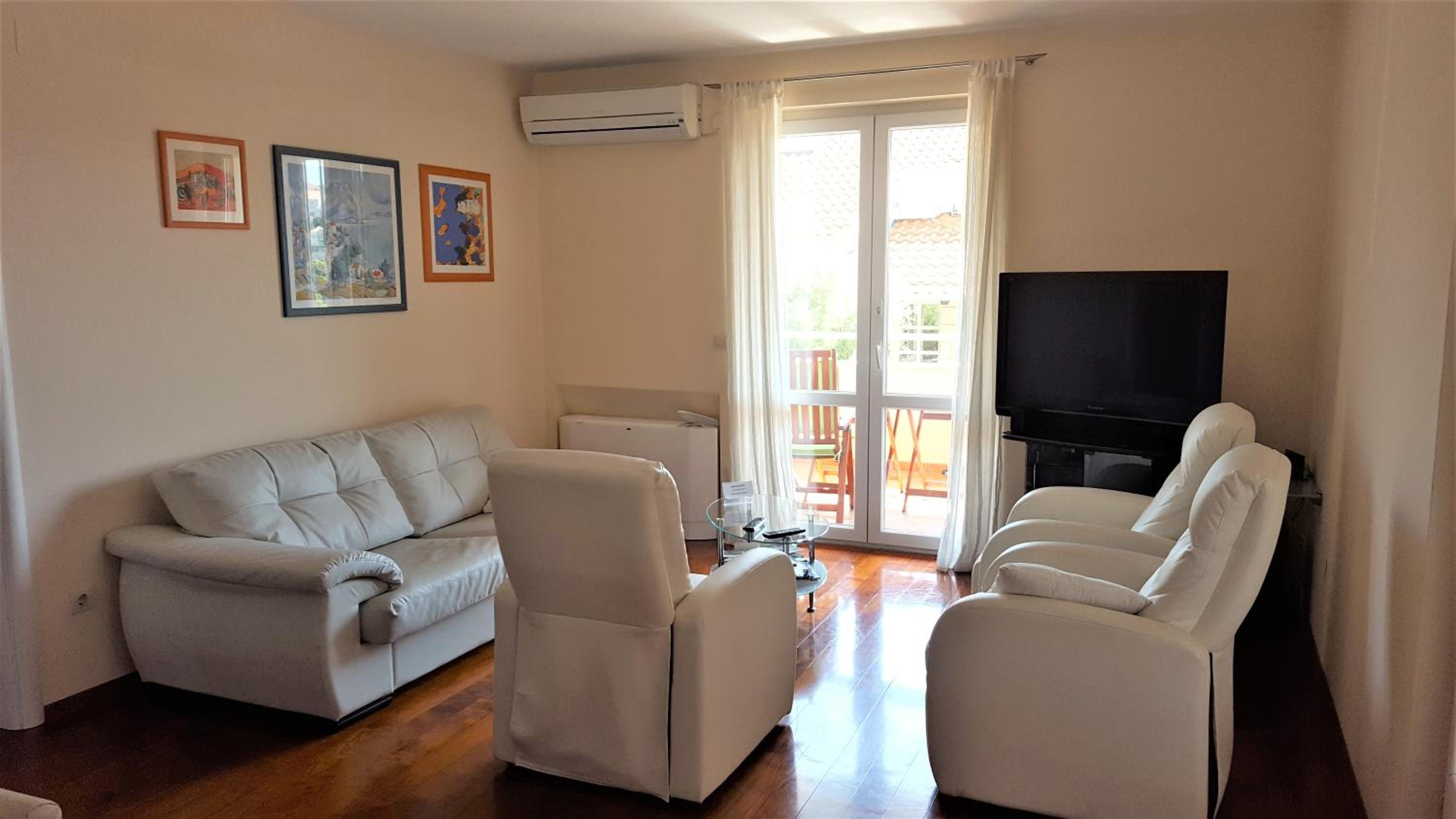 Apartments Laus