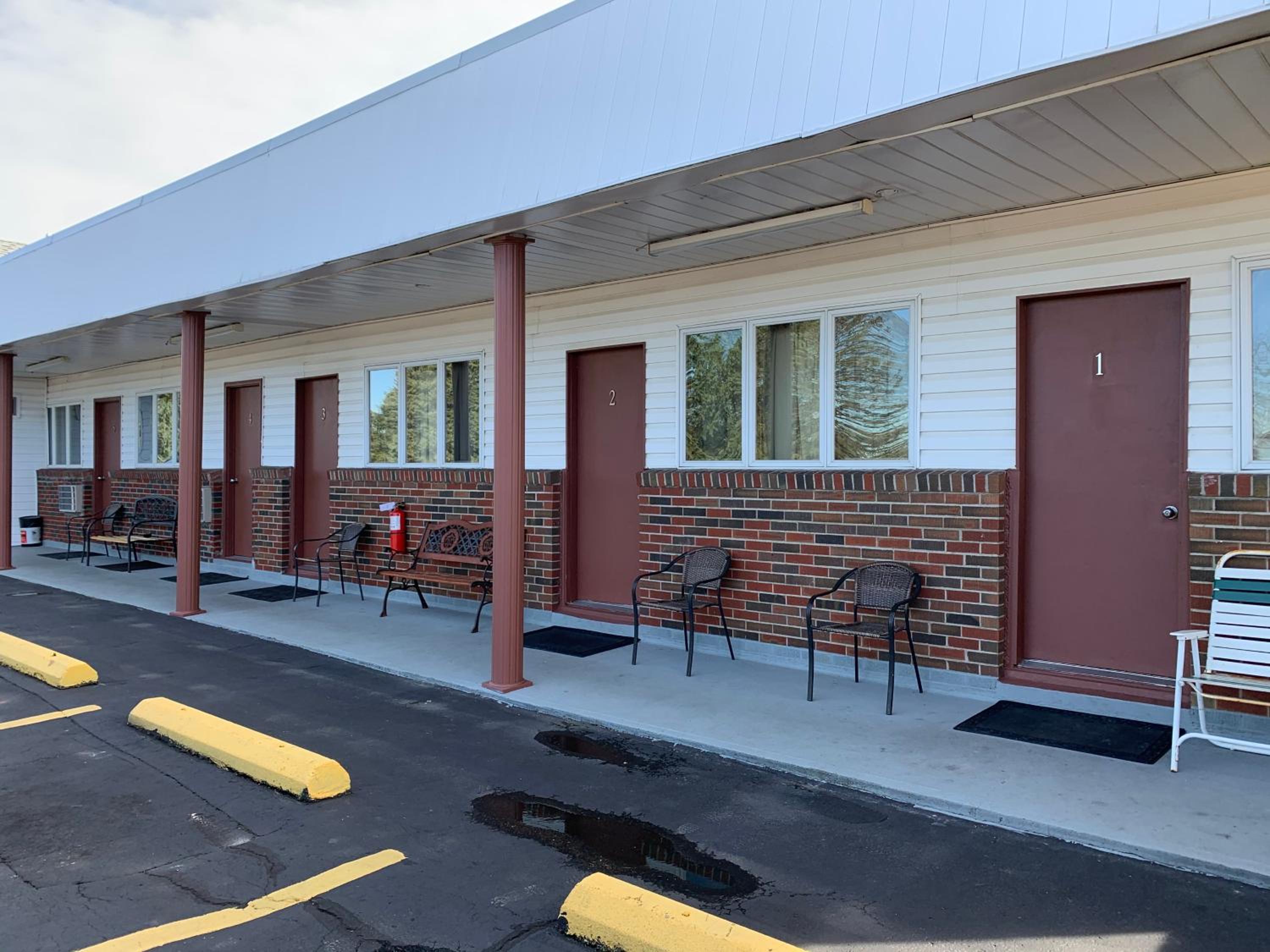 Budget Inn - Property Image 25