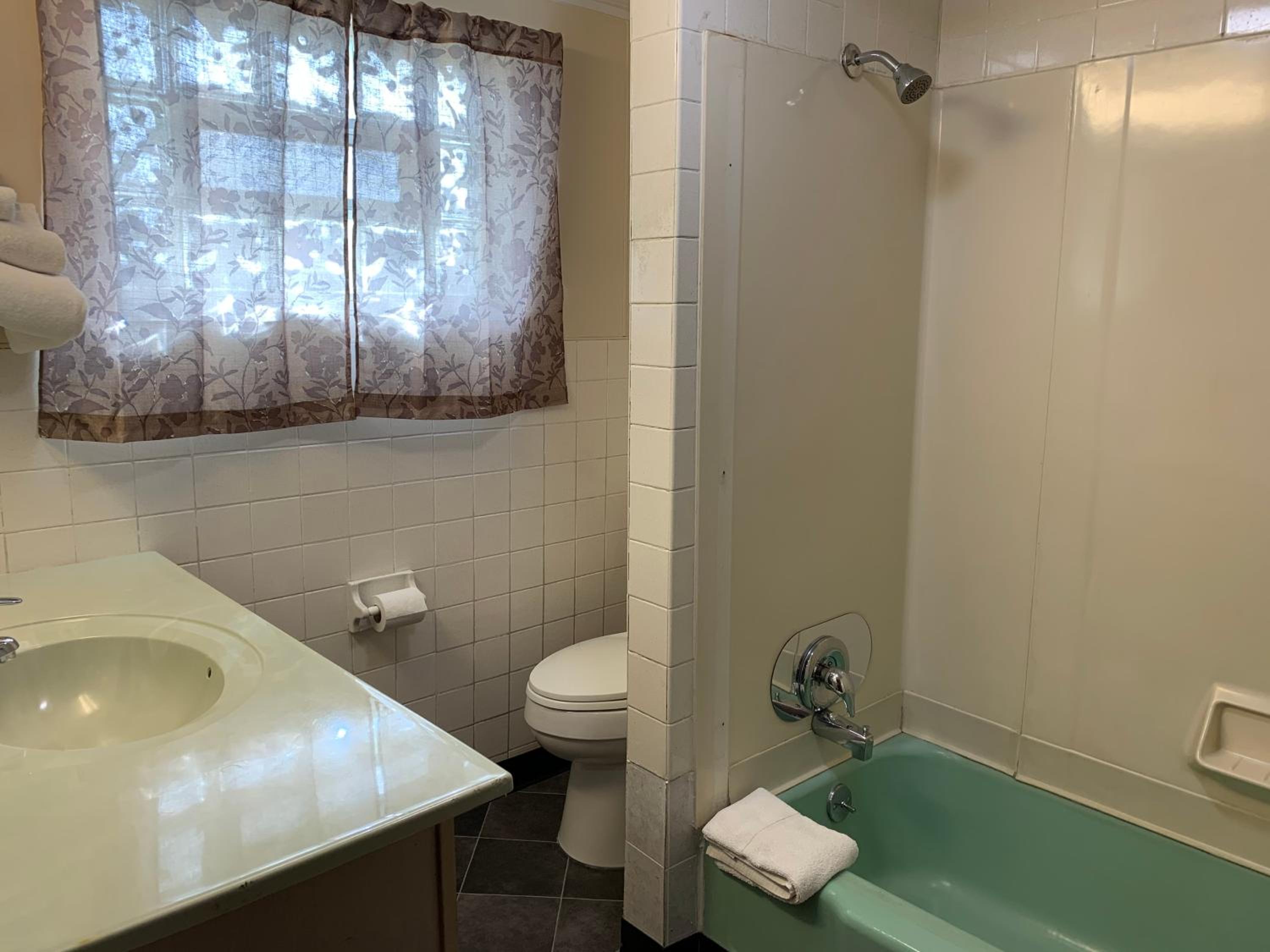 Budget Inn - Property Image 2