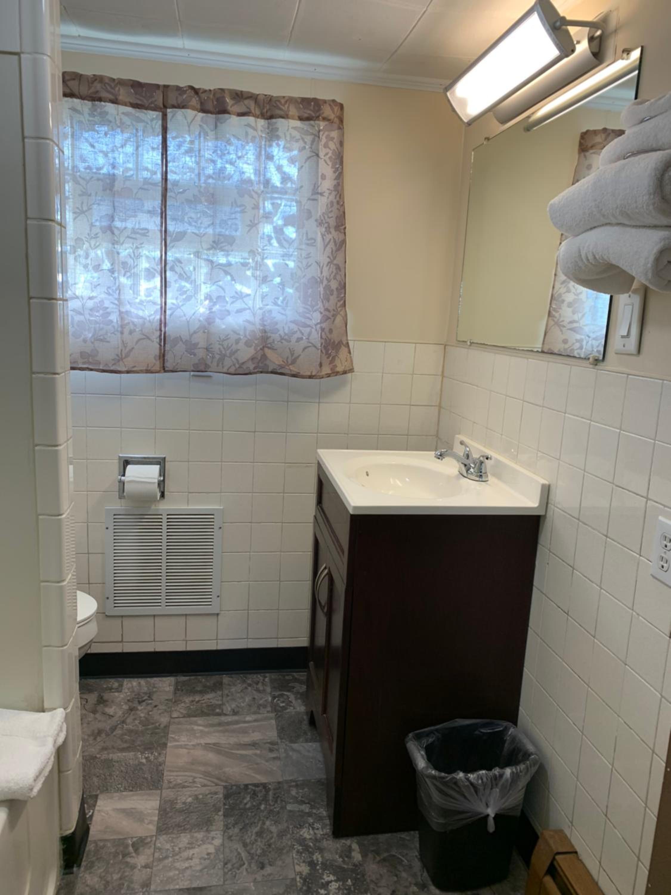 Budget Inn - Property Image 3