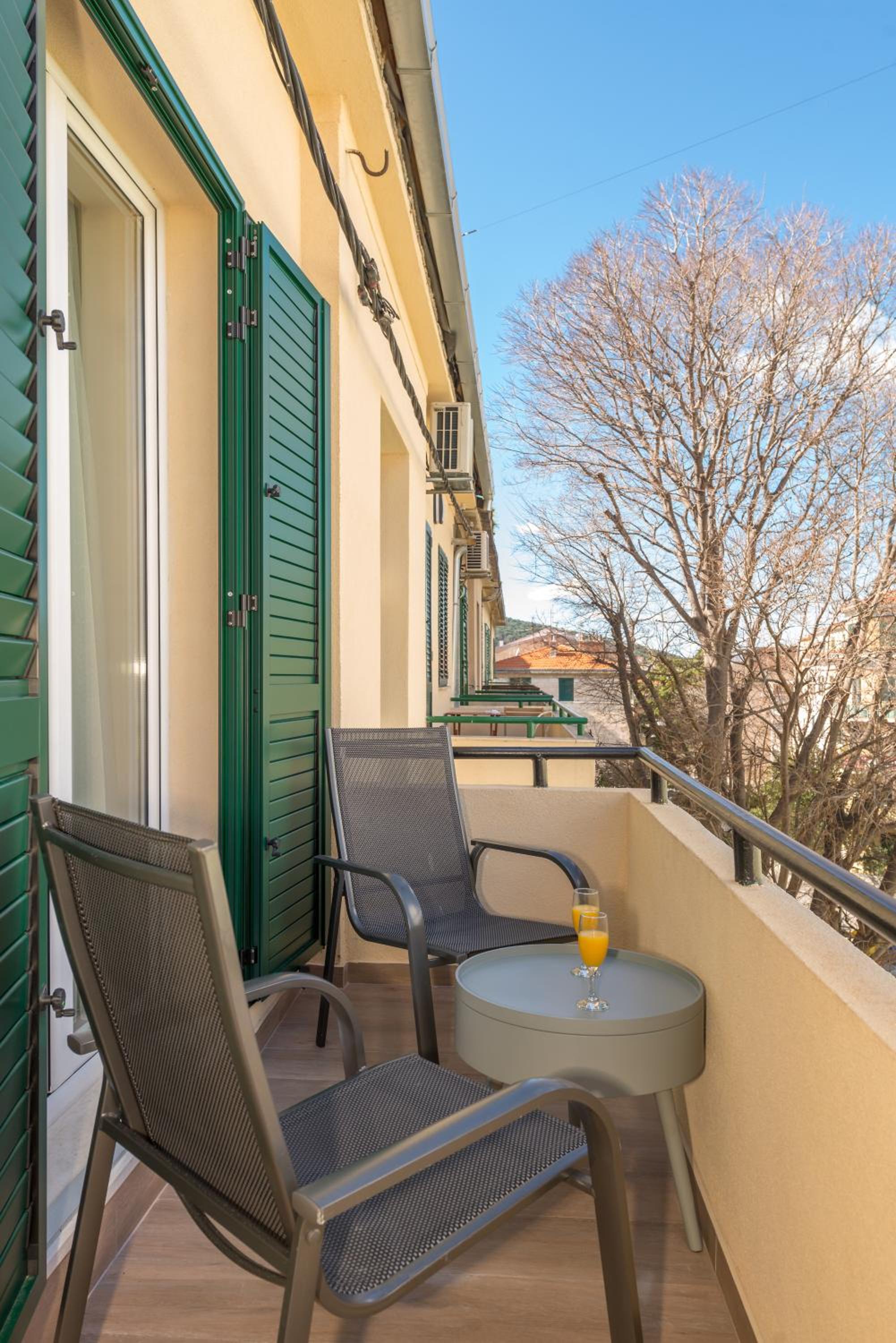 CAPITAL Apartments and Rooms