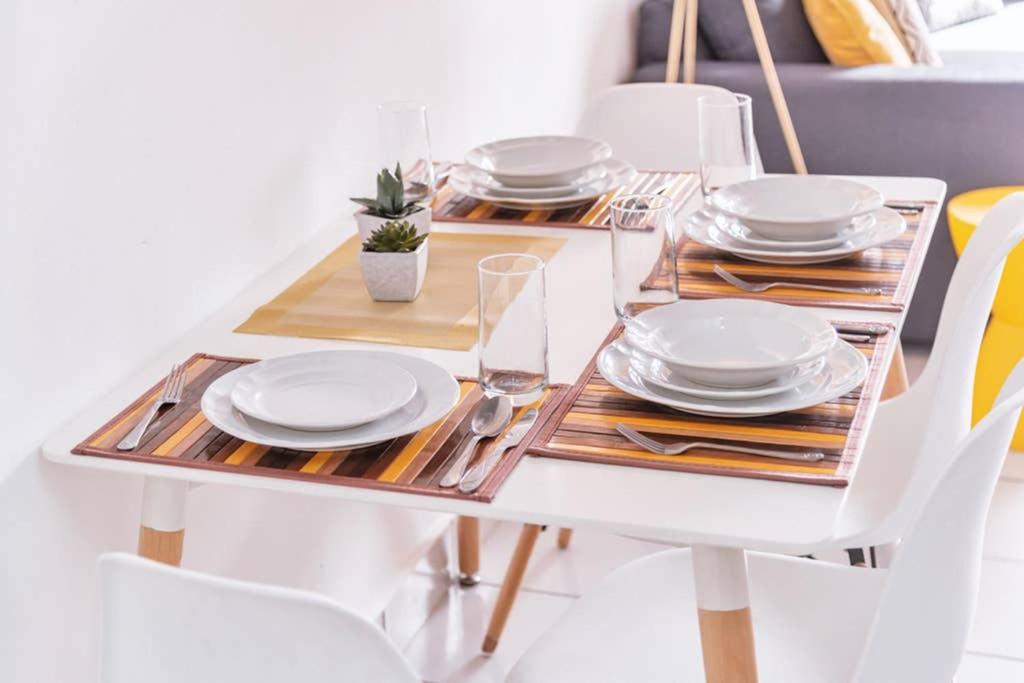 MONTERREY LIVING Centro T5