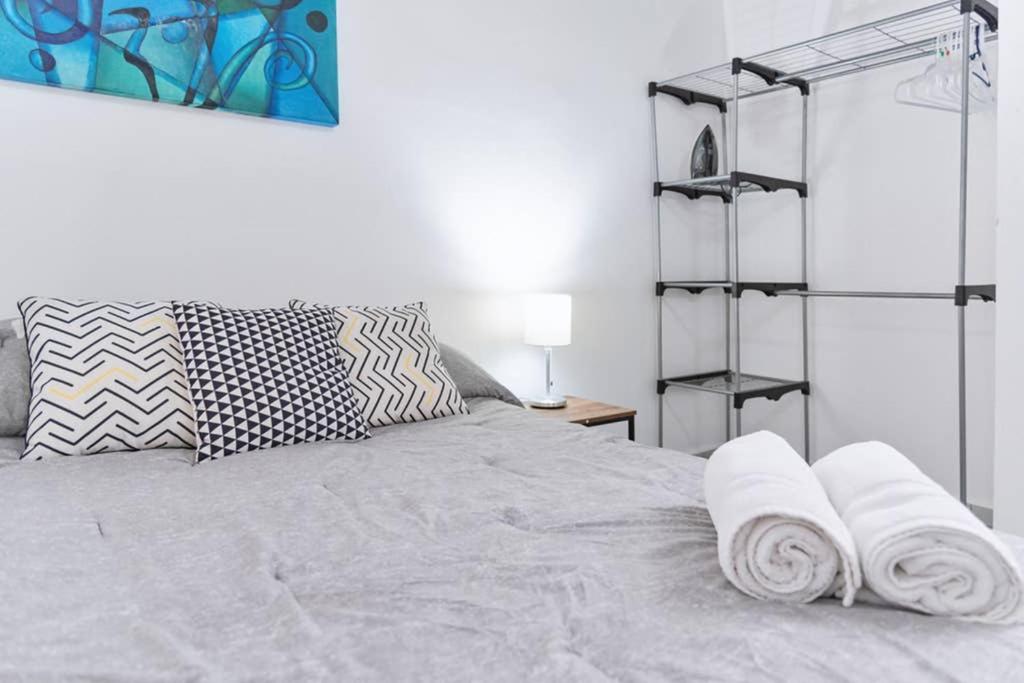 MONTERREY LIVING Centro T5