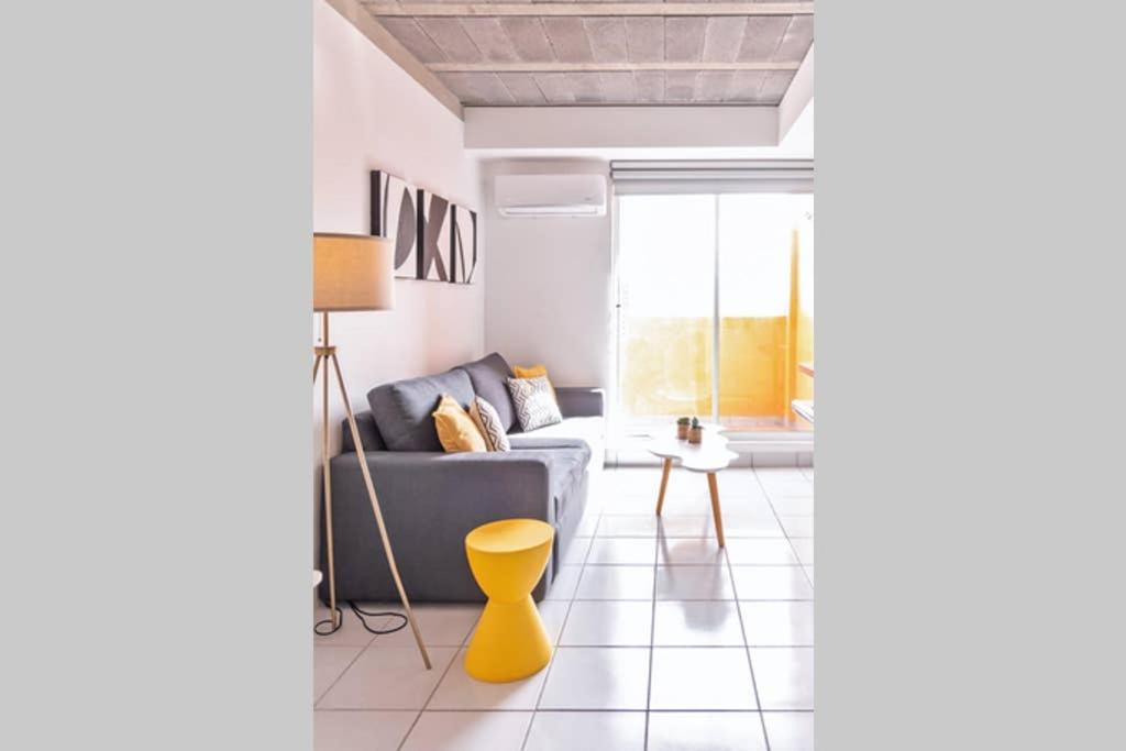 MONTERREY LIVING Centro T5