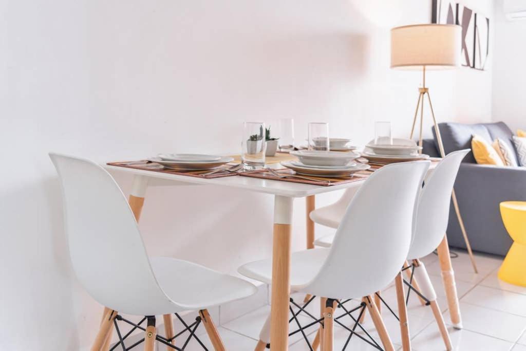 MONTERREY LIVING Centro T5
