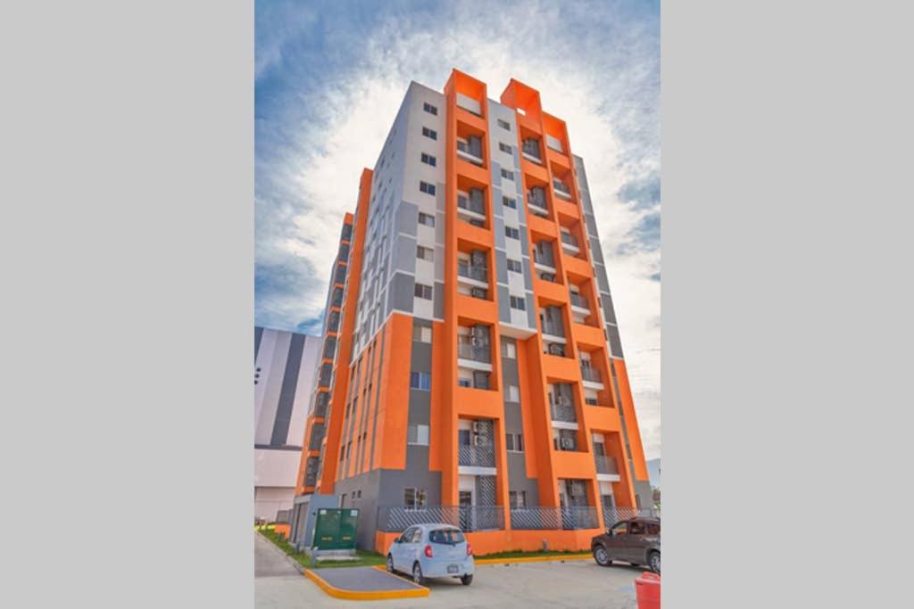 MONTERREY LIVING Centro T5