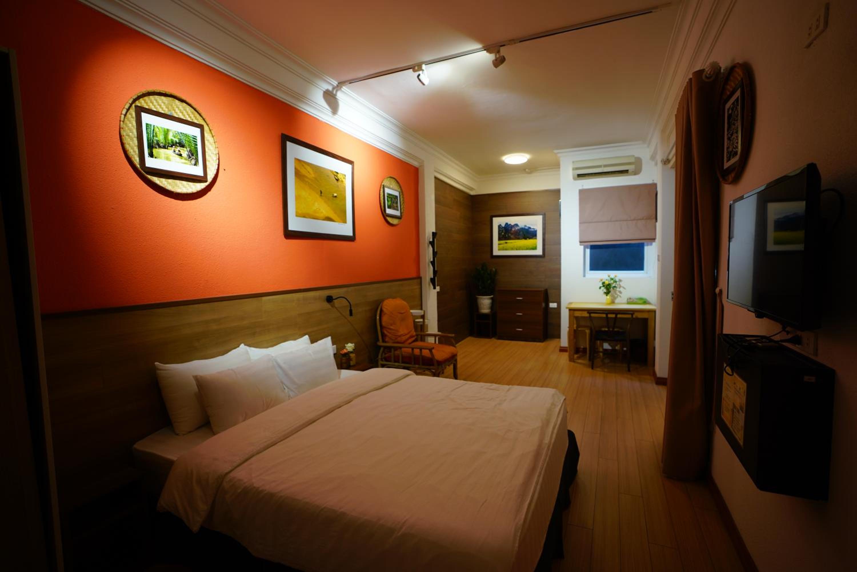 Elegant Studio Yet Kieu