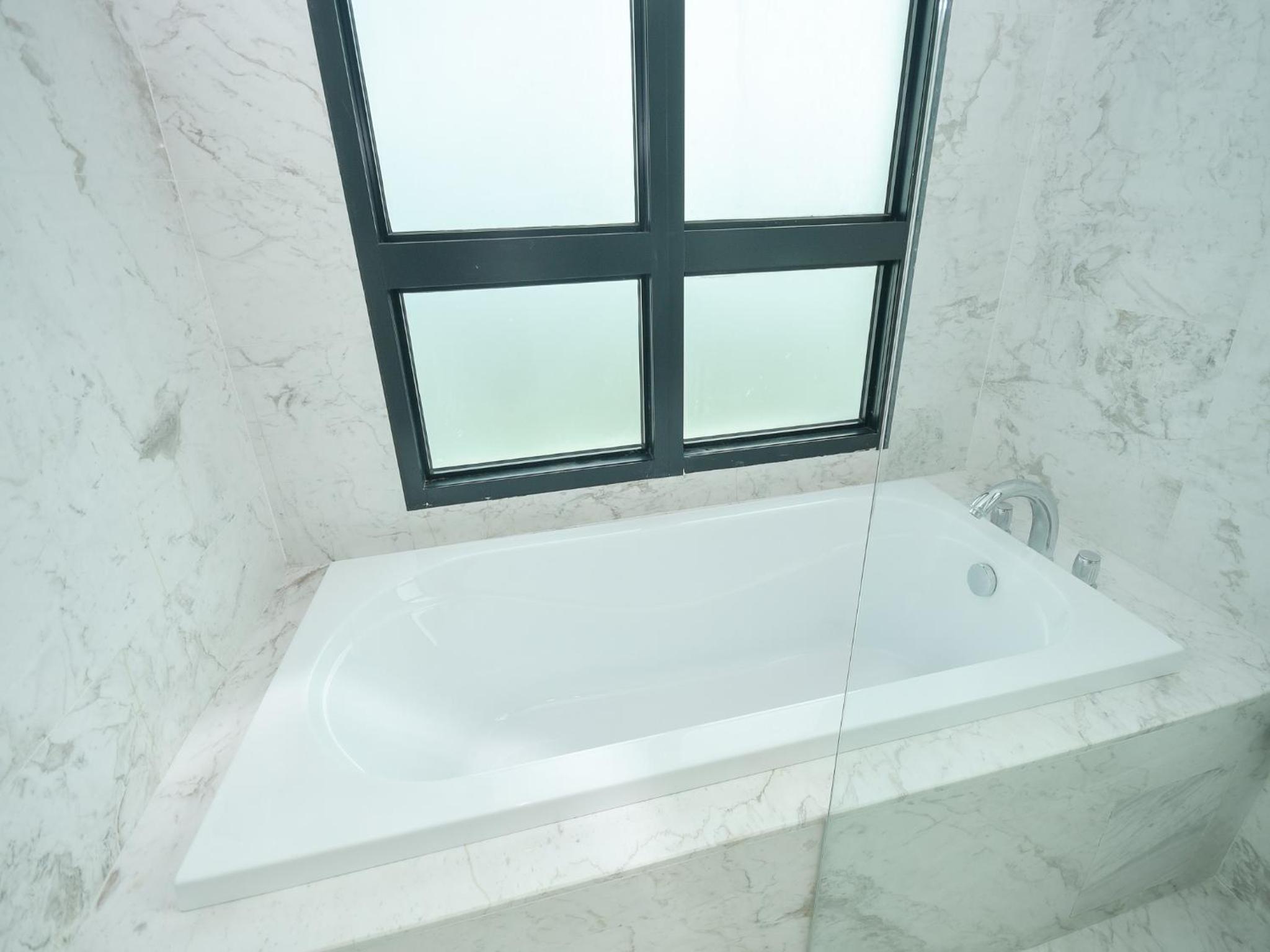 Marina View Resort by Nest Home [Bathtub & Seaview!]