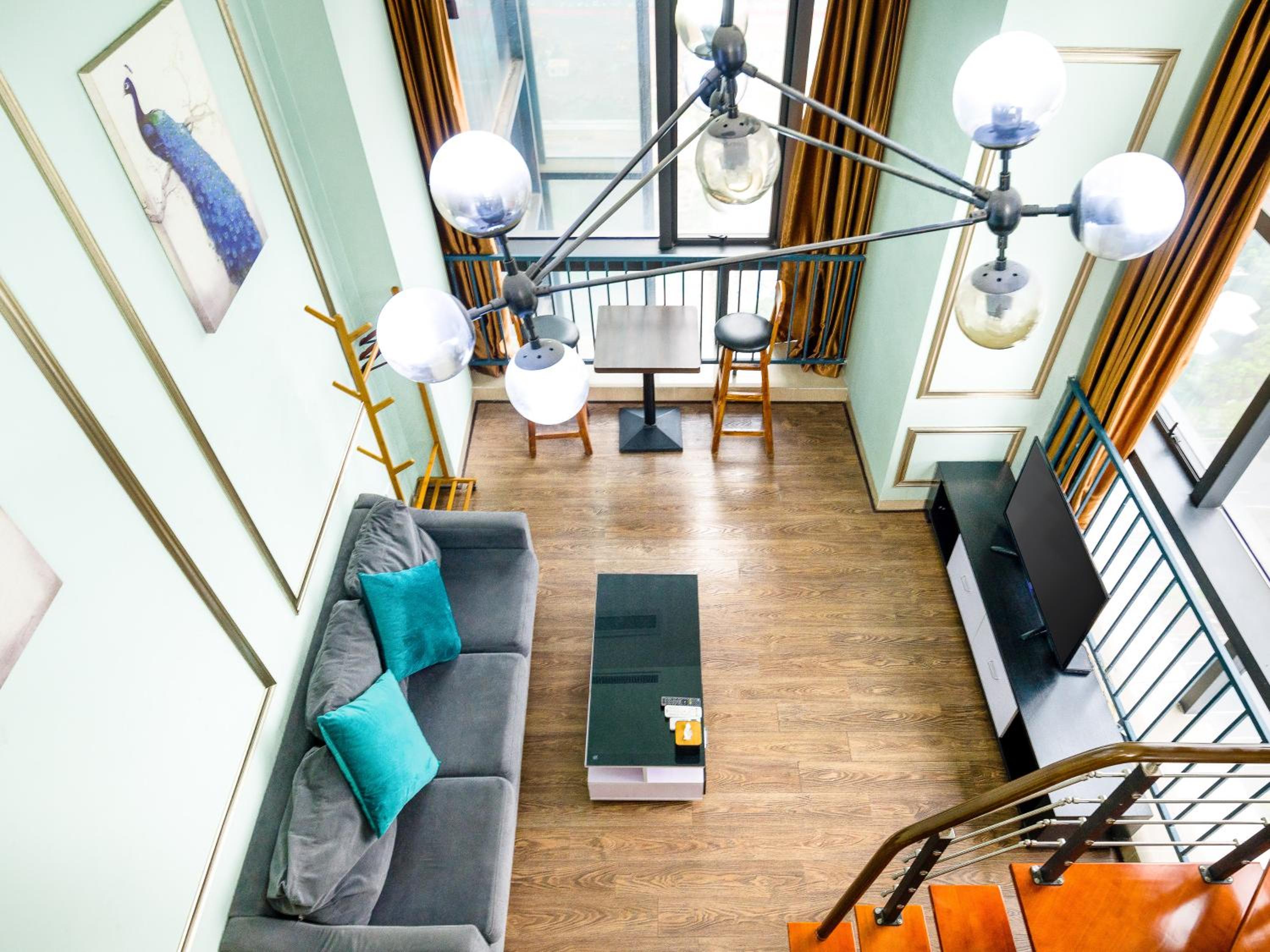 April Fair Duplex Apartment Guangzhou South Railway Station Ao Yuan Yue Shi Dai Branch